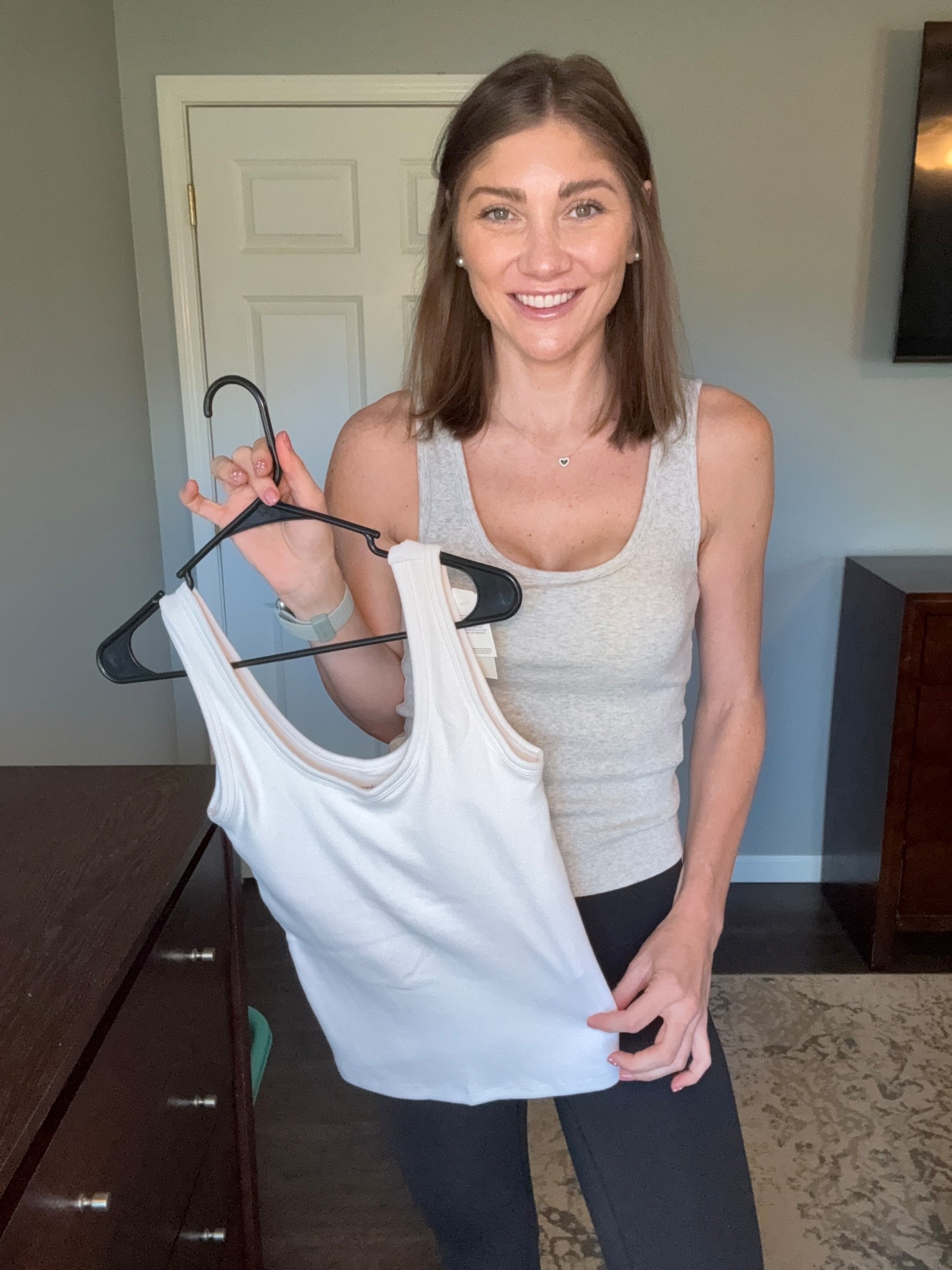 Abercrombie bra tank
5’11 150 lbs 36C Size M



#LTKgrwm #LTKmomlife #LTKootd