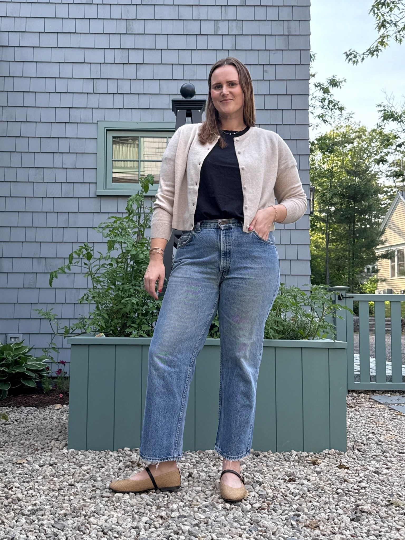A easy and casual summer dinner outfit of jeans, a tshirt and a cashmere cardigan. Size XL  

#LTKMidsize