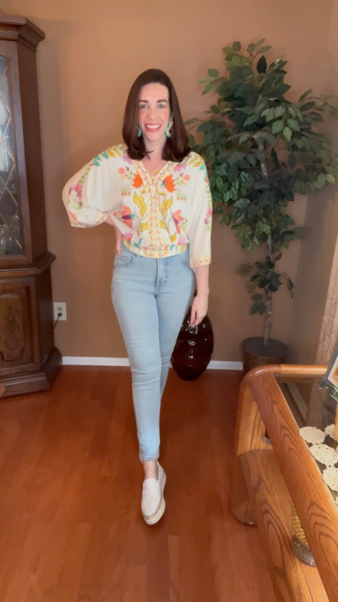 Floral flowy button down top (small). High waisted light wash skinny jeans (4). White espadrilles (8.5). #floraltop #flowytop #top #buttondowntop #jeans #skinnyjeans #lightwashjeans #highwaistedjeans #datenightoutfit #springoutfit #summeroutfit Date Night Outfit 

#LTKSeasonal #LTKStyleTip #LTKFindsUnder100