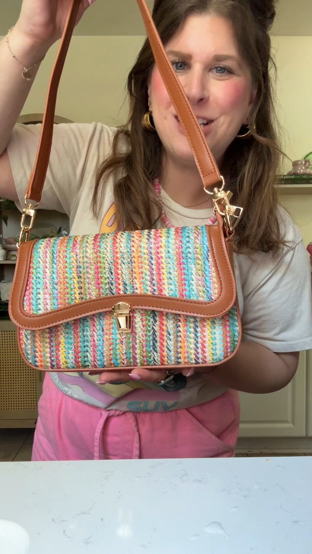 Perfect for my dopamine dressing loving heart 🌈✨

#dopaminedressing #maximalist #maximalism #colorfulstyle #bag