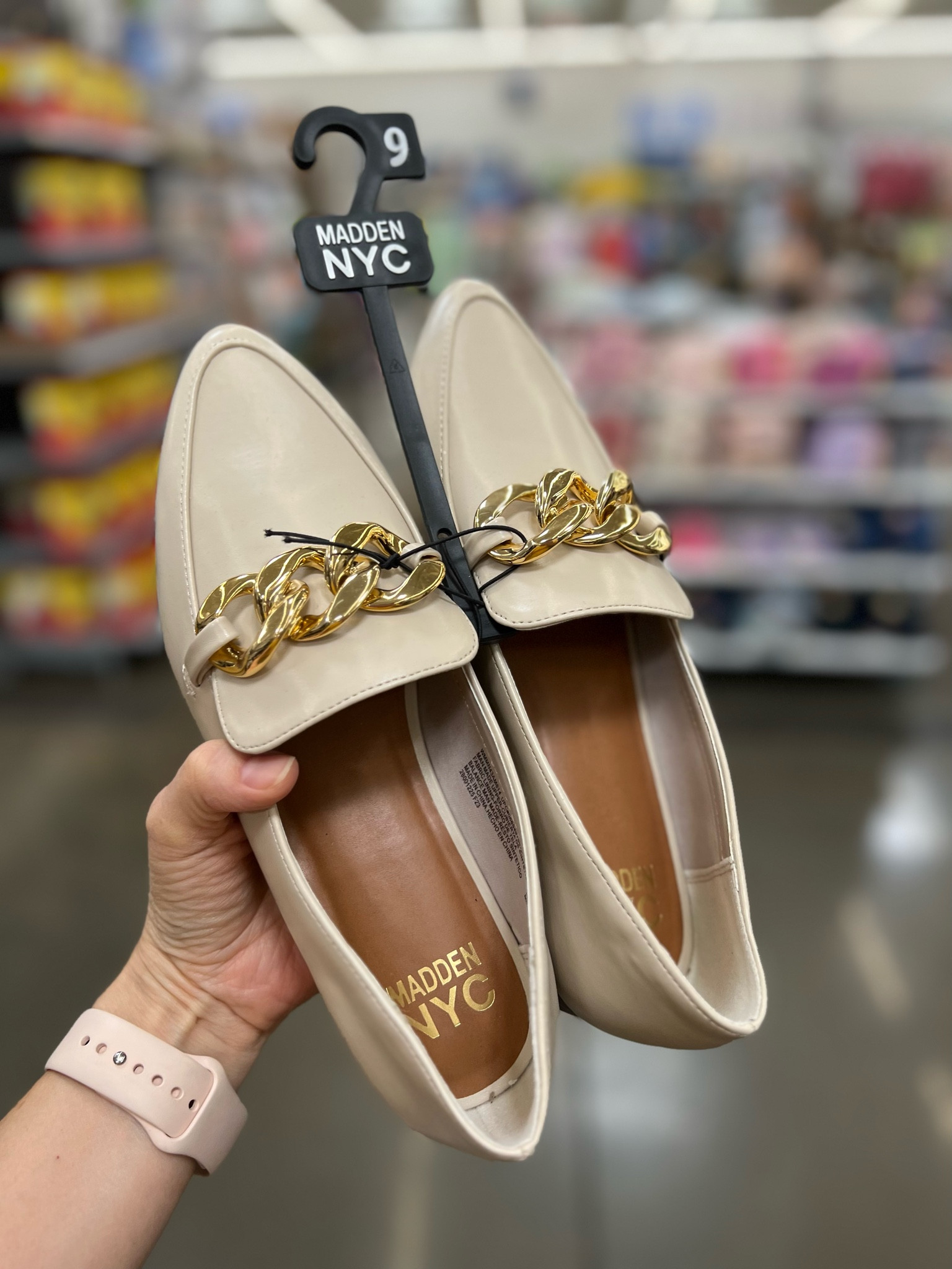 Madden NYC loafer. I have tagged a MUCH UPDATED VERSION of their loafer. Available in two colors.

Loafer
Shoe
Flats
Chain metal hardware 
Gold 
Silver
Neutral 
Work shoe
Workwear 

#LTKshoecrush #LTKworkwear