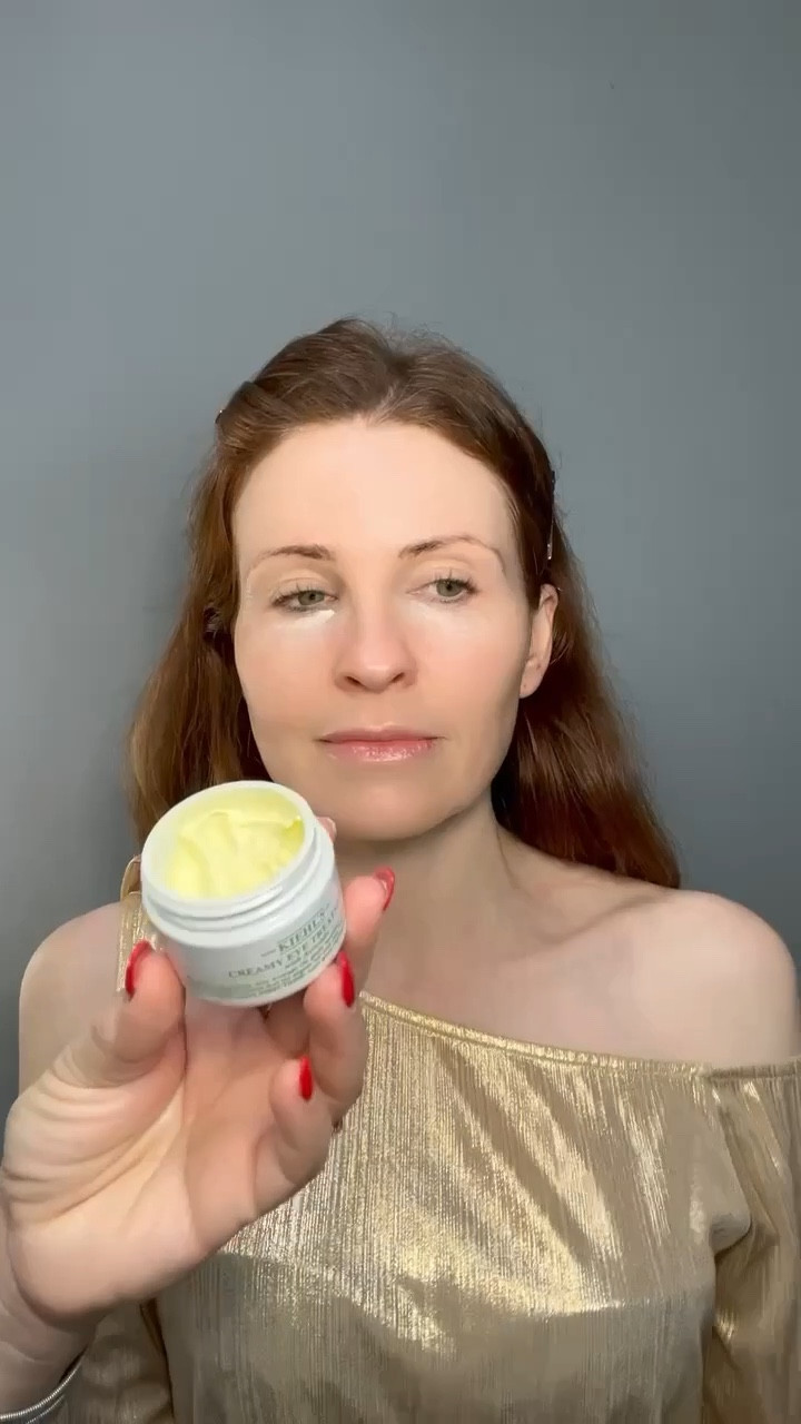 Watch my face transform using beautiful skincare to prep my skin building up to a soft glowing makeup look . 


#makeup #skincare 

#LTKbeauty #LTKU #LTKFind