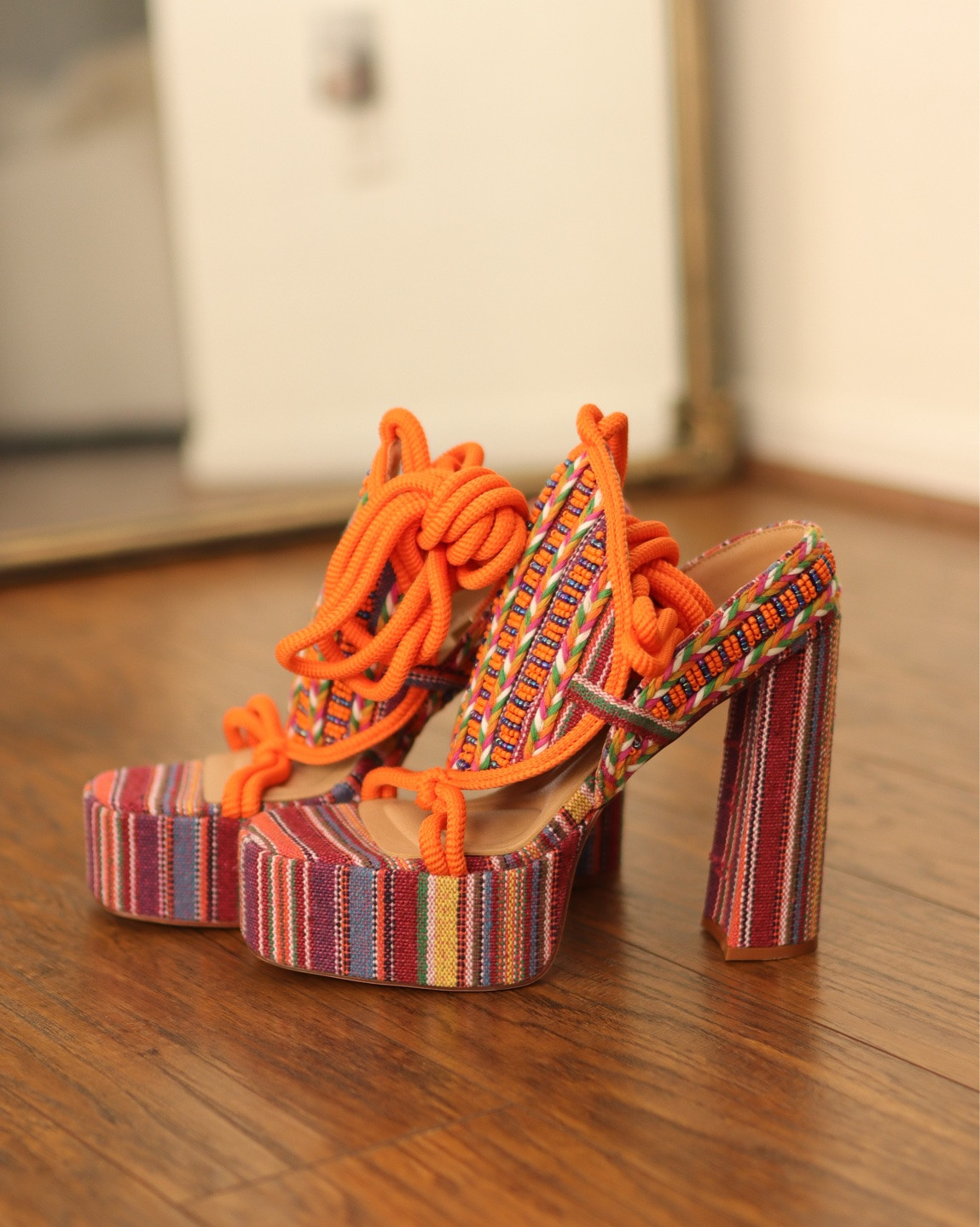 AKIRA has such cute platform heels!