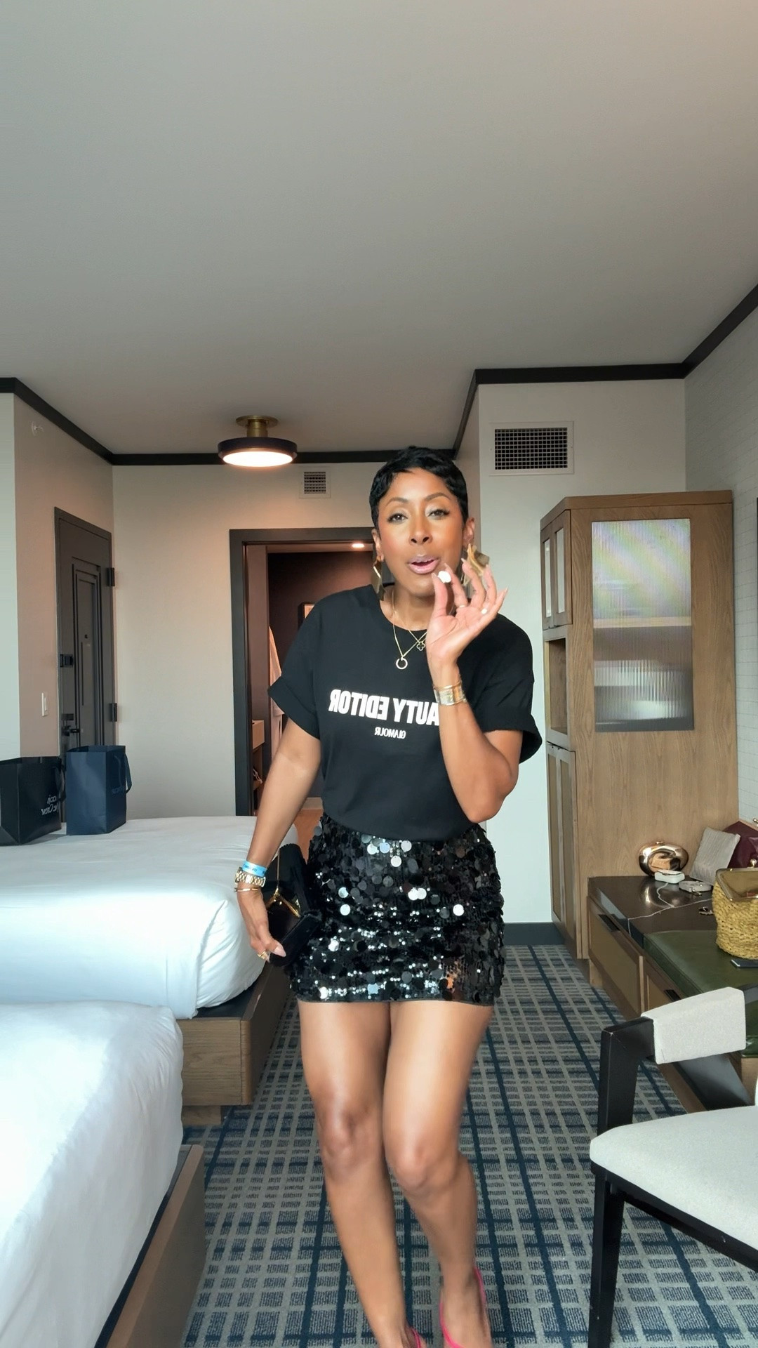 Love me a good pivot especially when I’m wearing a mini sequin skirt from @abercrombie 🫶🏽

#LTKCon #LTKgrwm #LTKootd