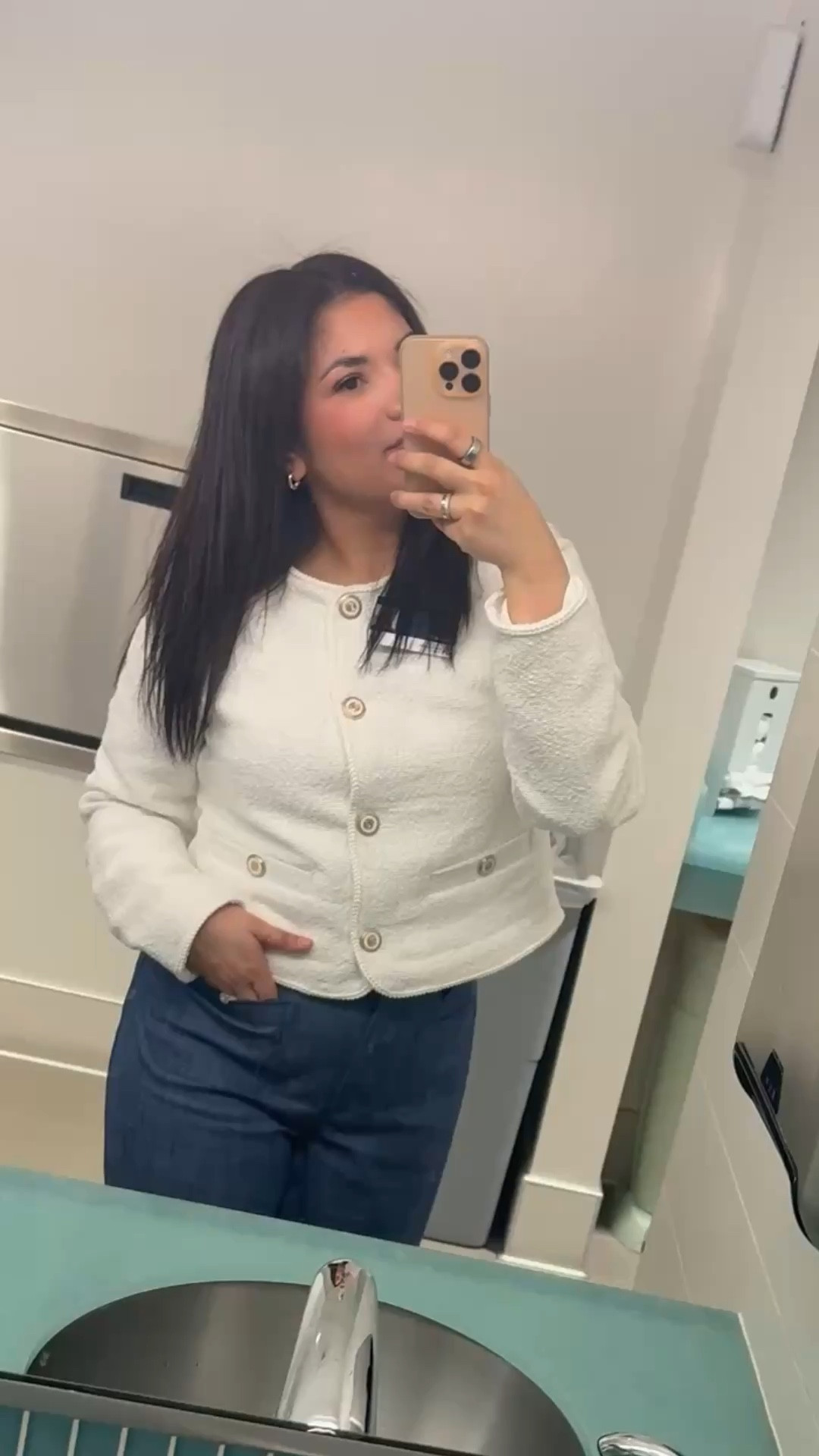Love a work look that’s polished and practical 🤍✨

This Free Assembly textured cardigan from @Walmart is the perfect layering piece for busy days — lightweight, tailored, and so easy to style. It gives effortless “put together” without trying too hard (which we LOVE 🙌🏼).

Affordable & versatile ✨ #WalmartFinds #FreeAssembly #WorkwearStyle #AffordableFashion

#LTKWorkwear #LTKootd #LTKspringtrends