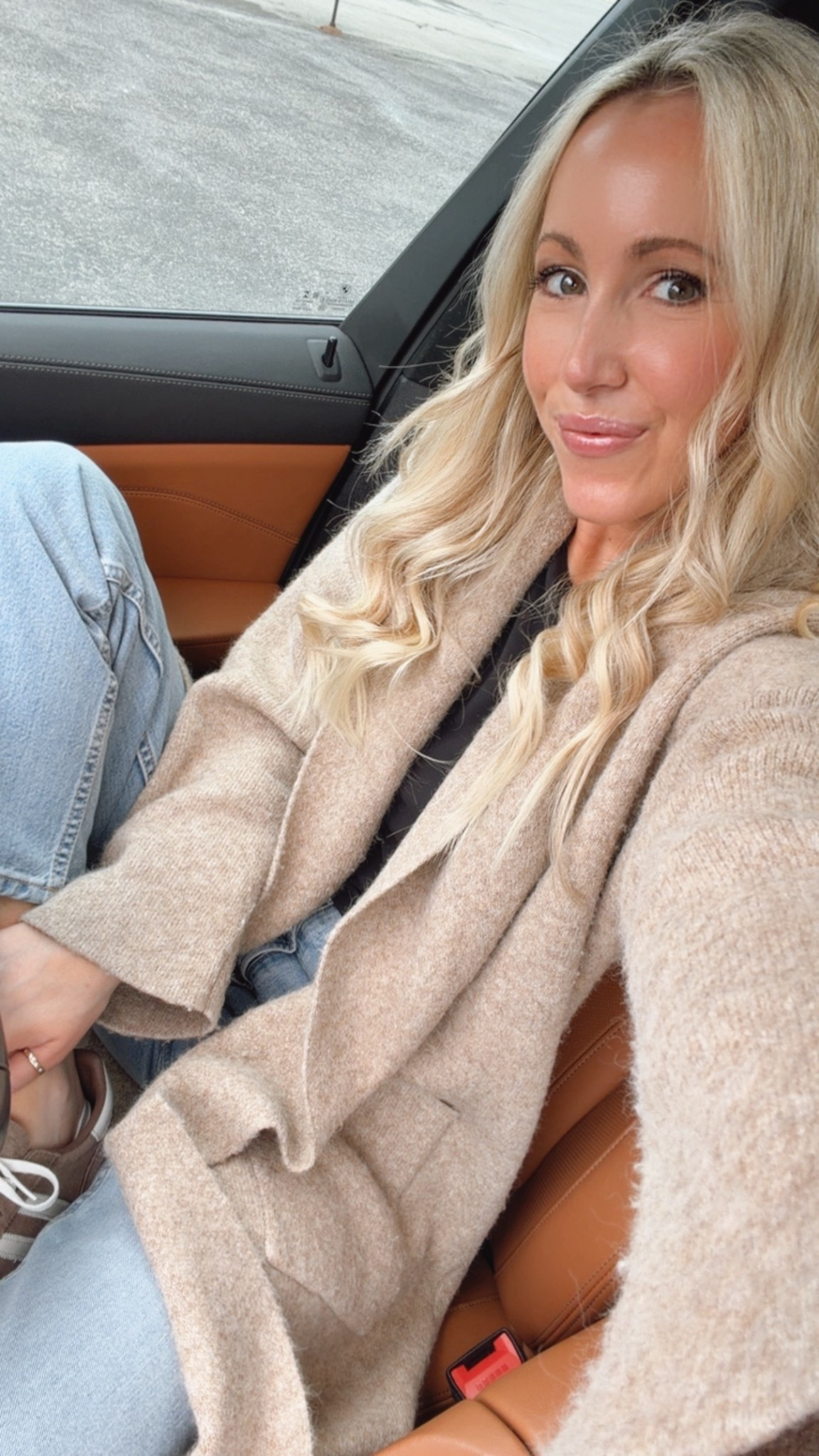 What I’m wearing today! Ootd for school drop off, Target run, and parent teacher conferences. Love this long length cardigan over this basic tee! Closet staples IMO! And these high rise vintage straight leg jeans from Target are viral for a reason- SO GOOD! I’m 5’7 wearing small in the tops and size 0 in the denim. 

#LTKootd #LTKmomlife #LTKdayinmylife