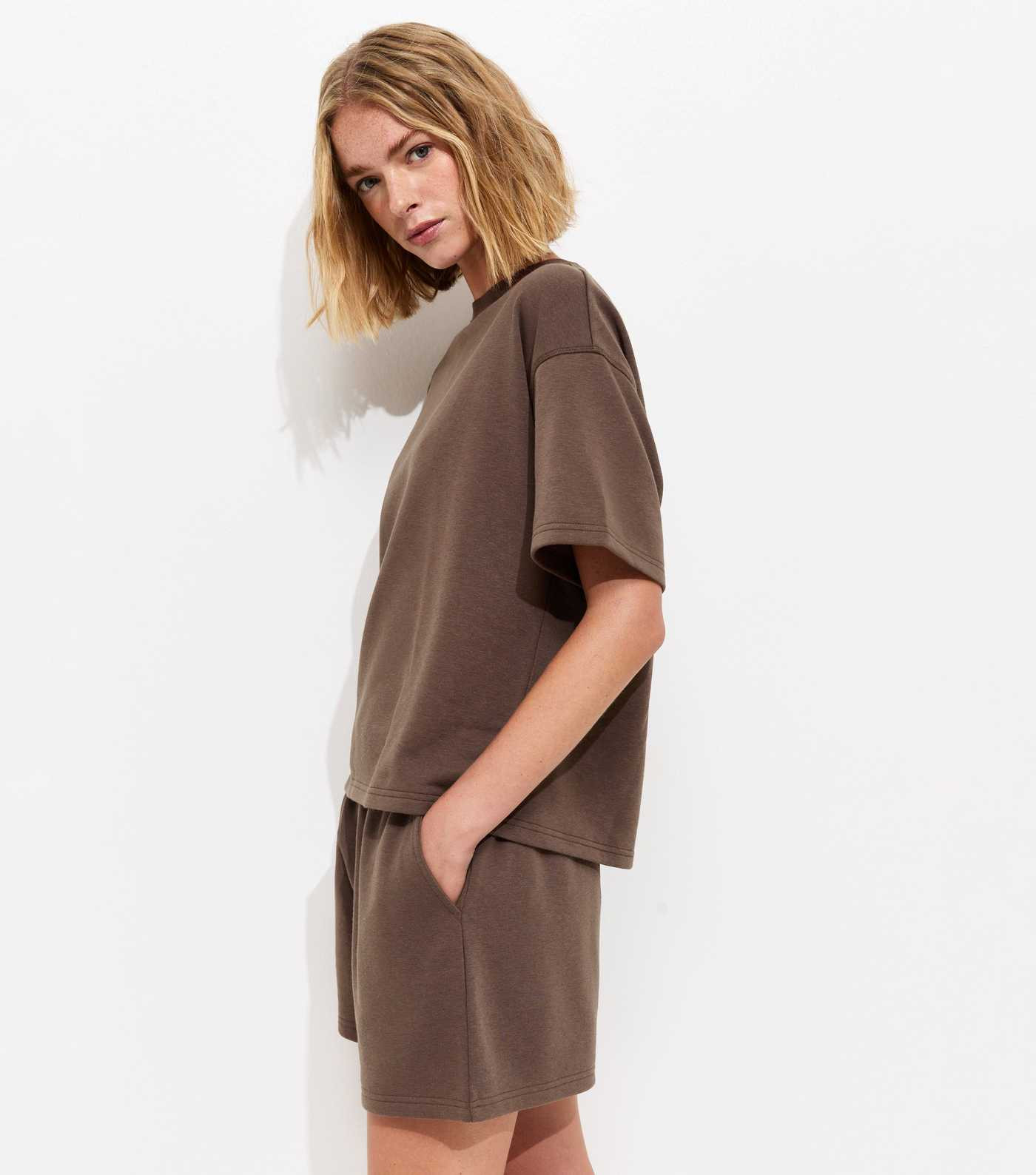 Dark Brown Boxy Sweatshirt T-Shirt | New Look | New Look (UK)