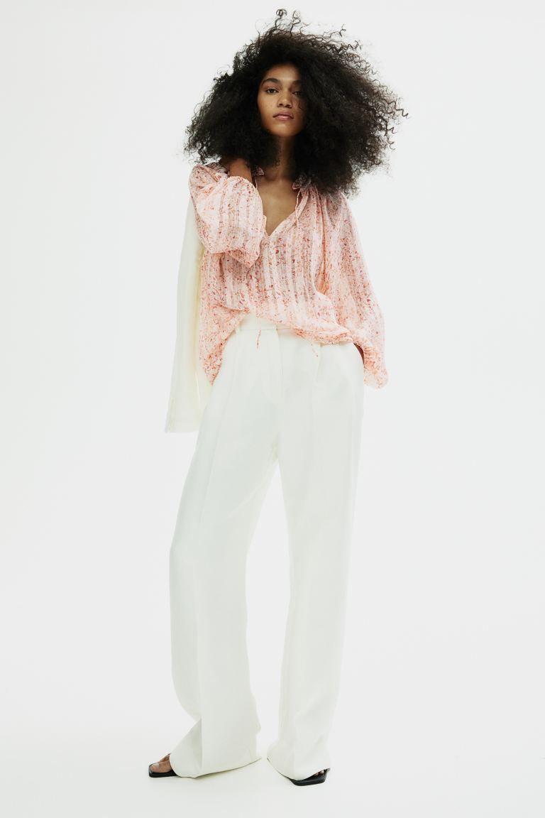 Ruffle-trimmed Crêped Blouse - V-neck - Long sleeve - Light pink/patterned - Ladies | H&M US | H&M (US + CA)