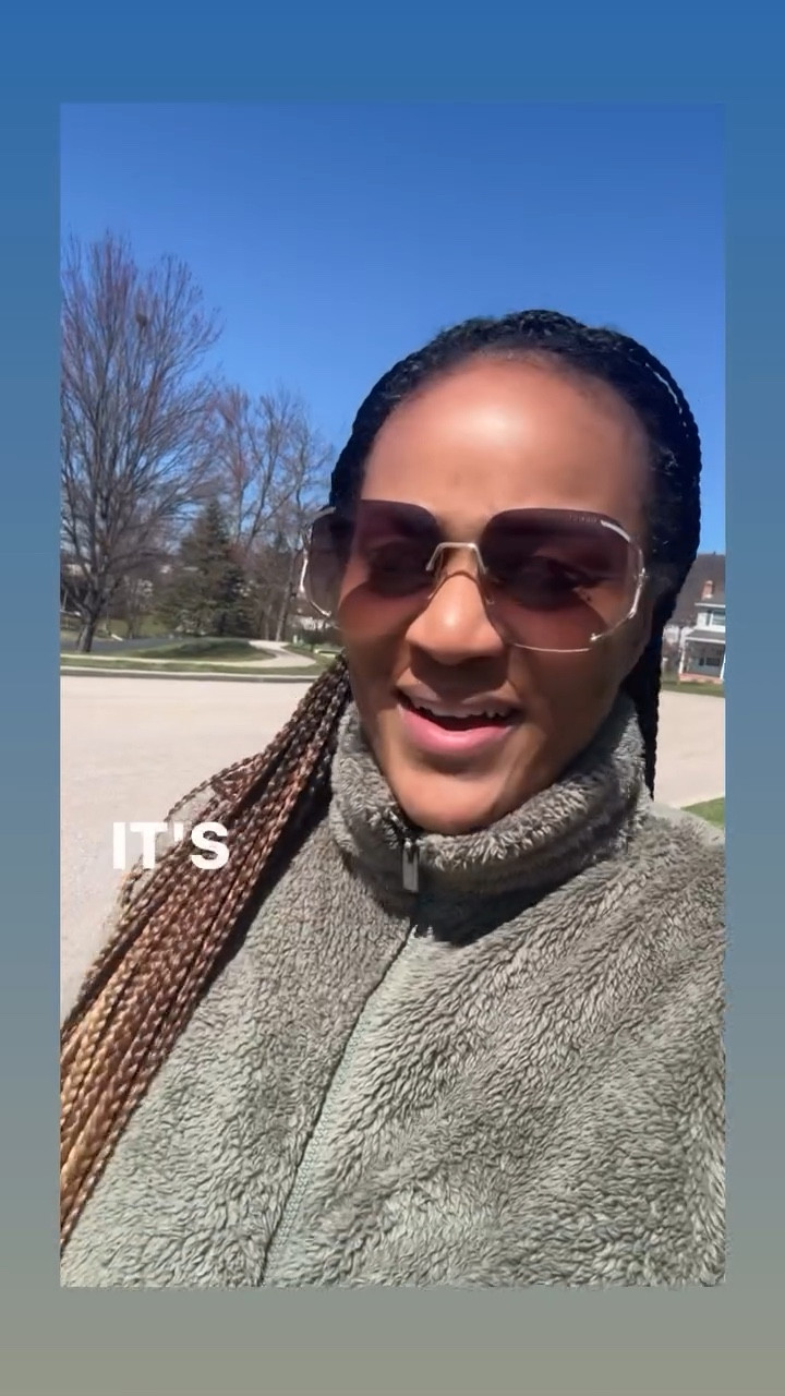 I love a good fleece with their weather change and this is one of my favorites! Like I wear it 3 times a week! 

New colors available. 


Spring clothes, comfortable clothing, affordable clothing, over 40 fashion 

#LTKActive #LTKSeasonal #LTKOver40