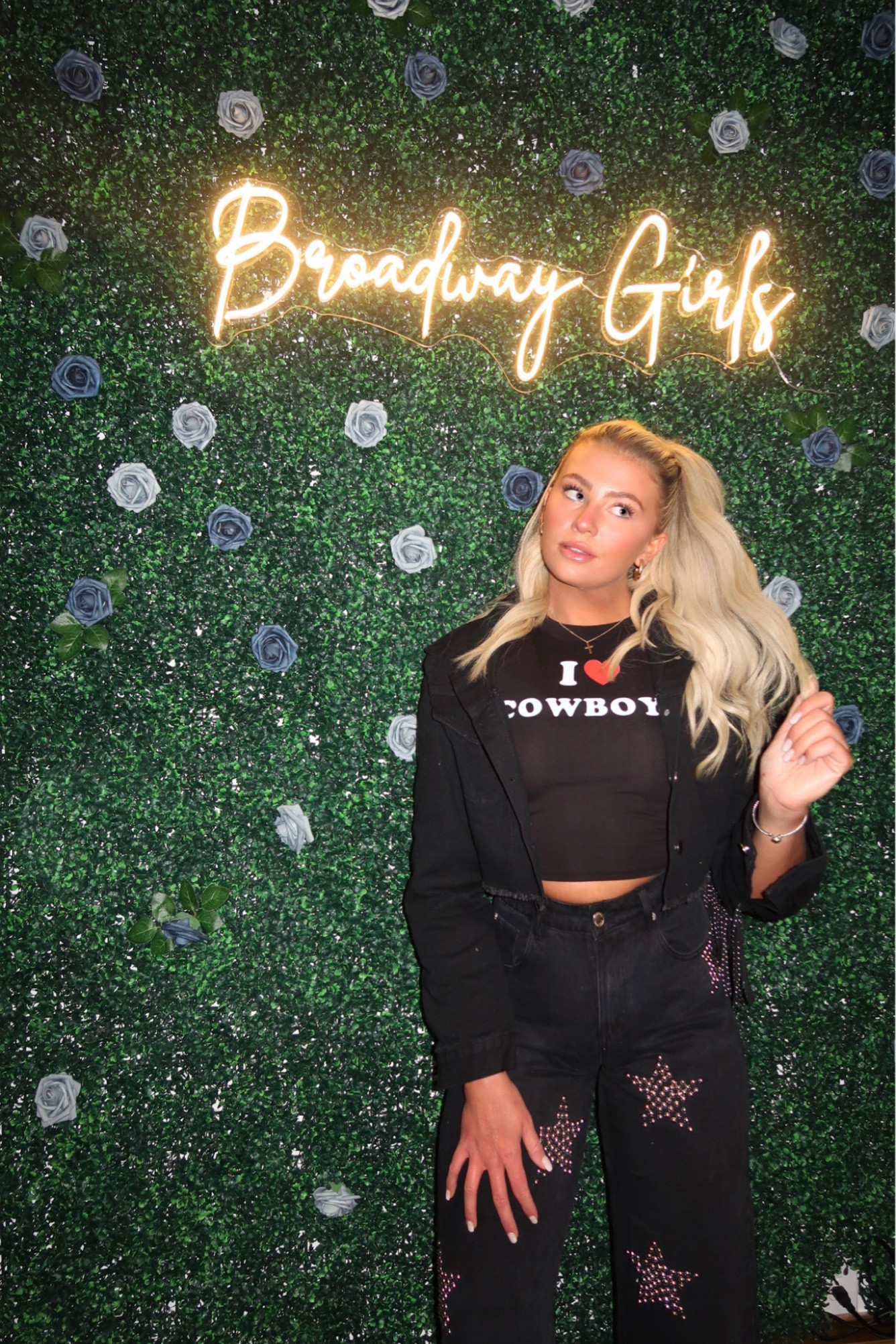 Jeans: size 8 
Top: size medium 
Jacket: size large 


#LTKSeasonal