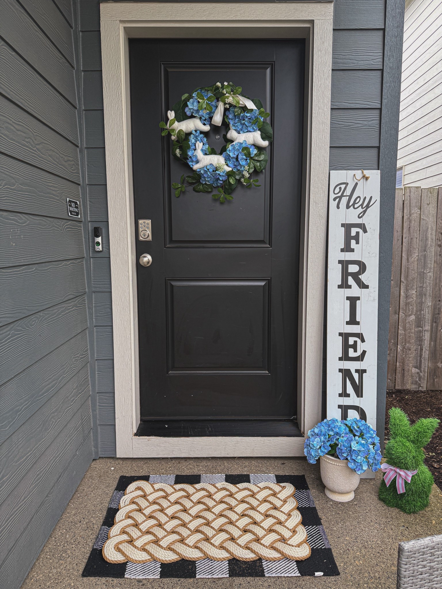 Spring front porch decor 🐇 



#LTKHome #LTKSeasonal