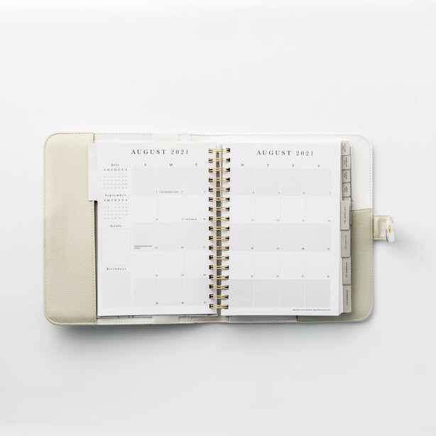 Hobbry August 2021 - December 2022 White Marble Planner | Indigo (CA)