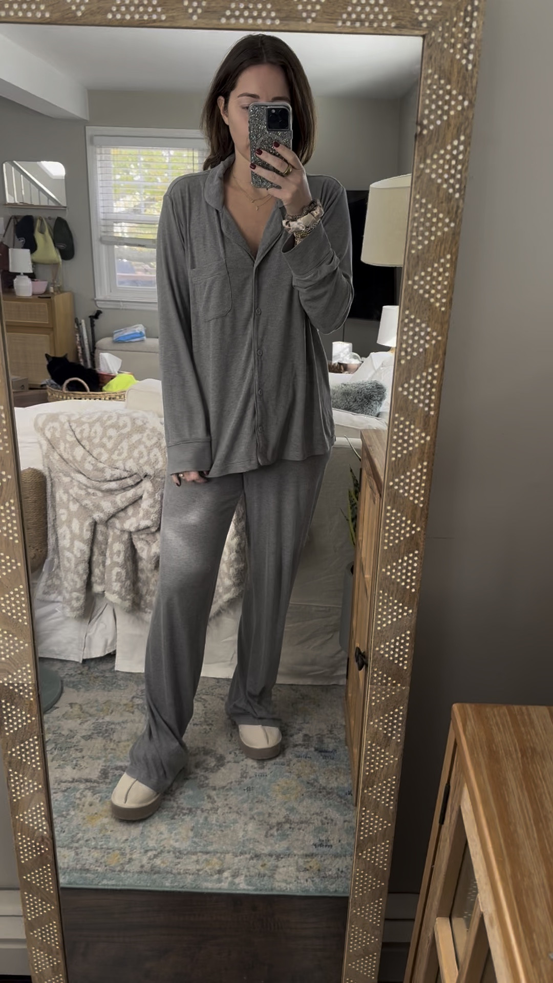 Skims pajamas are worth the $$$ in my opinion! They’re soo comfy, the quality is amazing & they’re not too heavy!! 

I wear size small 

#LTKGiftGuide #LTKFindsUnder100 #LTKFindsUnder50