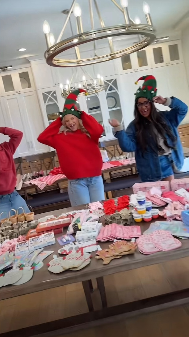 Fun gift & sticking stuffer ideas!! 🎁❣️

#LTKHoliday #LTKFindsUnder50 #LTKGiftGuide