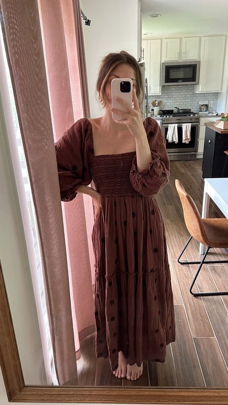 one of my favorite maxi dresses and very nursing friendly - sold out in this color but in stock in so many others 

Summer dress, spring dress, nursing friendly dress 