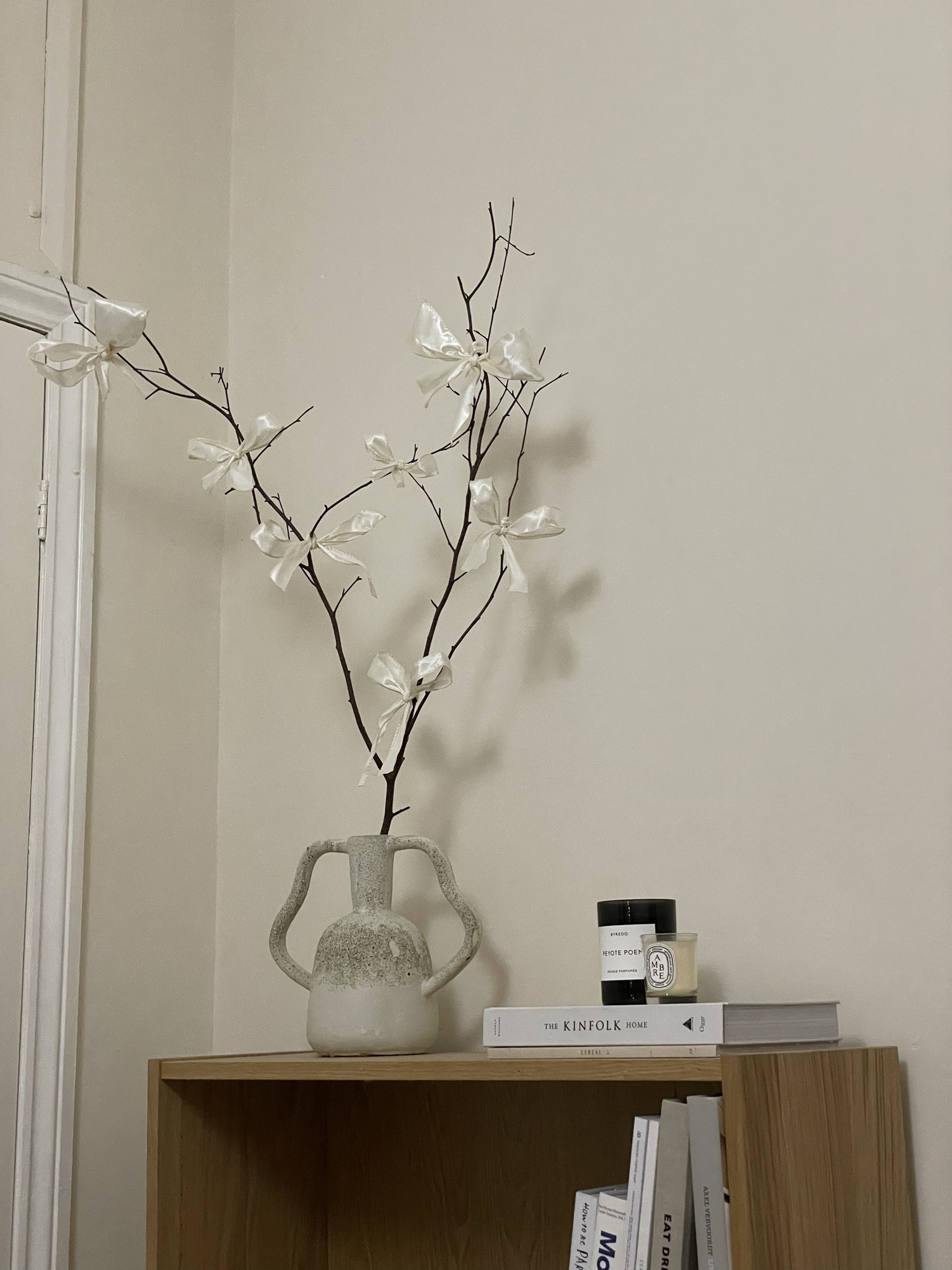 BOW TREE 

#bowdetails #christmasdecor #neutralchristmas #myhomevibe #interiorstyling #decor #christmasneutrals #beigeaesthetic #beigeinterior #beigefeed #beigeaddiction #bowseason #livingroomdecor #livingroominspo #livingroomdesign #livingroom #livingroomideas #livingroominspiration #livingroomstyle #livingroomstyling #neutralhomedecor #neutralhome #neutraldecor #neutralstyling #minimalhouse #minimalhome #softminimalism #softminimalstyle aesthetic, neutral aesthetic, moody feed, neutral feed, minimal aesthetic, pinterest inspo, aesthetic feed, ootd, style diaries, minimal home, neutral home, living room Inspo

#LTKHoliday #LTKSeasonal #LTKhome