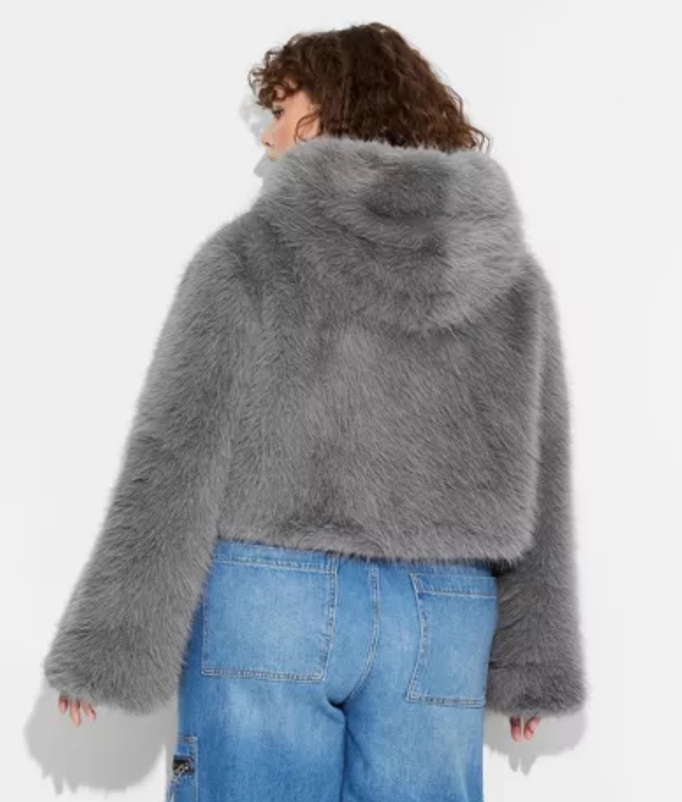 Fur coat!

#LTKFindsUnder50 #LTKHoliday #LTKSeasonal