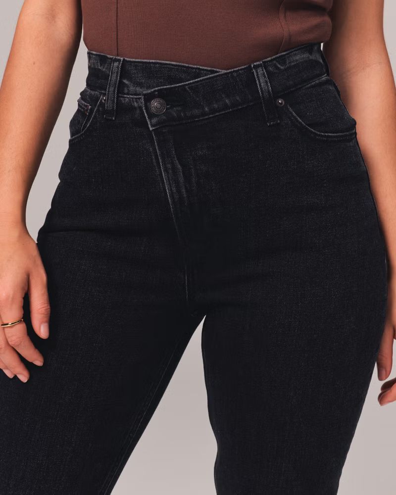 Curve Love Ultra High Rise 90s Slim Straight Jean | Abercrombie & Fitch (US)