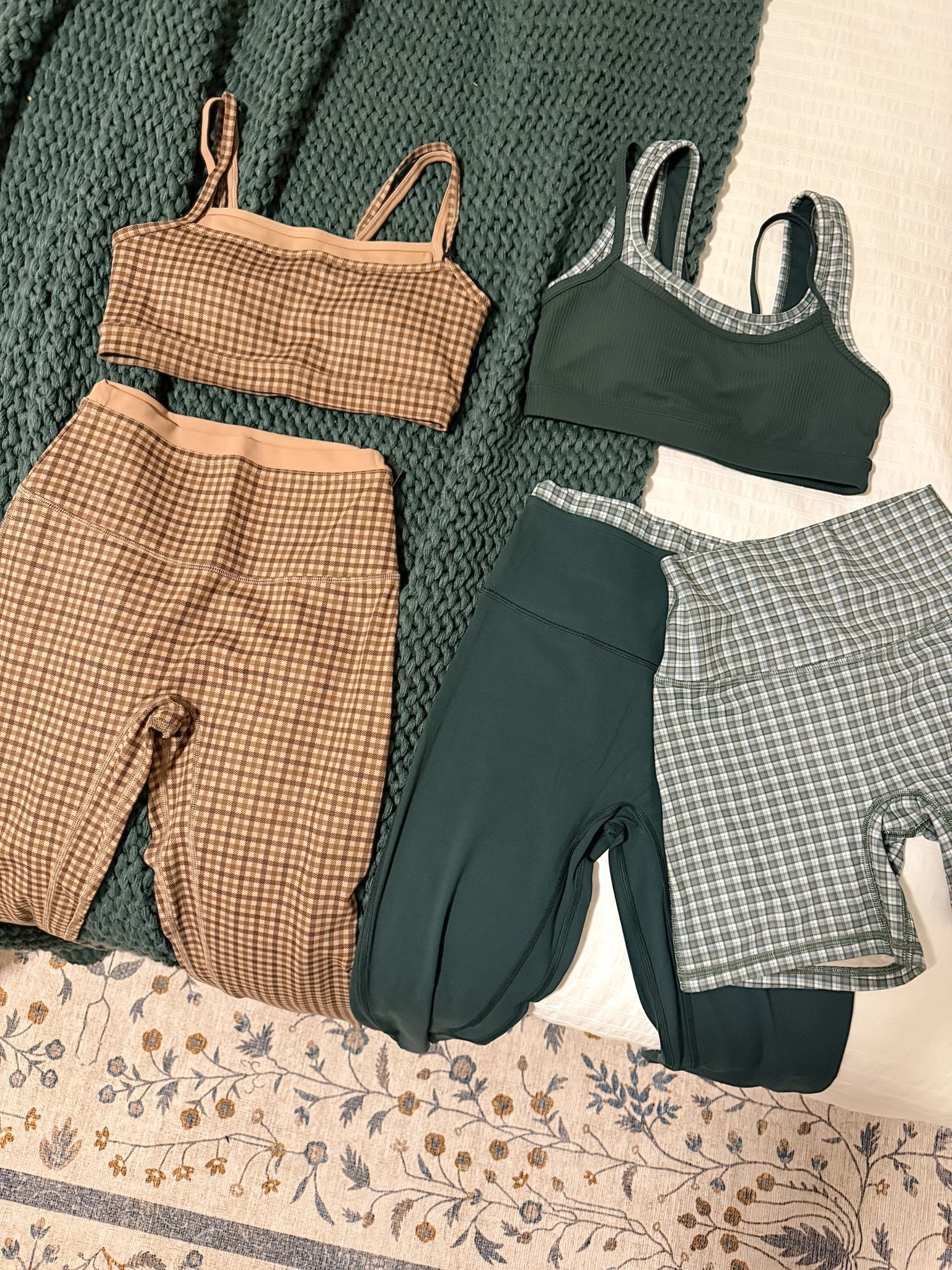 Just got these Abercrombie activewear sets in the mail this week- so cute & comfy! Motivating me for my early workout before school tomorrow 🤪