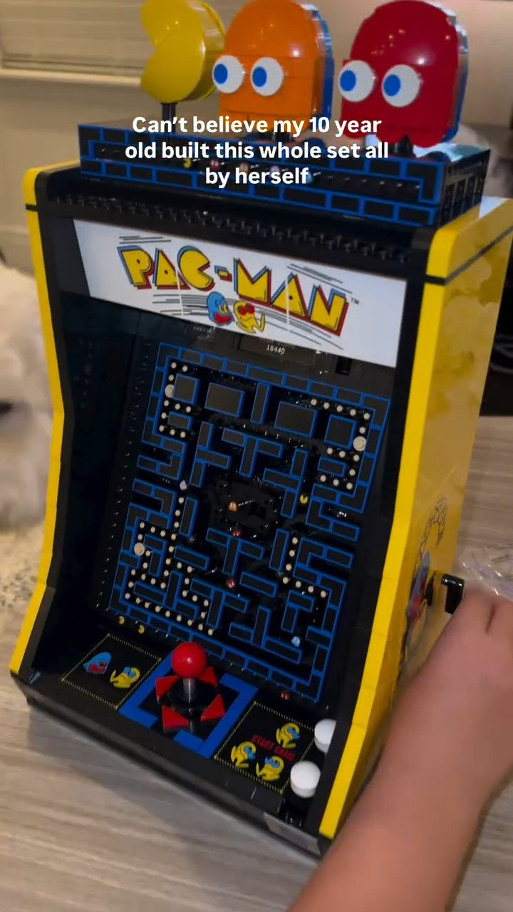 LEGO has always been a favorite in our household, but lately, the obsession has hit a whole new level, so I had to start sharing it with you all! 😆
....................................................
The sets just keep getting more impressive, and honestly, I want them all. My daughter’s latest build was the PAC-MAN arcade set, and can you believe she built the entire thing on her own? It turned out amazing! Now, I’ve just picked up the LEGO Icons Kingfisher set for her, randomly found it on the Petco website, of all places, and it was even discounted!🙌
....................................................
Do you love @LEGO as much as we do? What set are you building right now?✨.
.
.
.
.
.
.
.
.
LEGO PAC MAN arcade Orlando Family Fun 
#lego #legofan #legostagram #legocommunity #legoart #legosets #legobuilder #legoreels #orlando #orlandomoms #legofamily