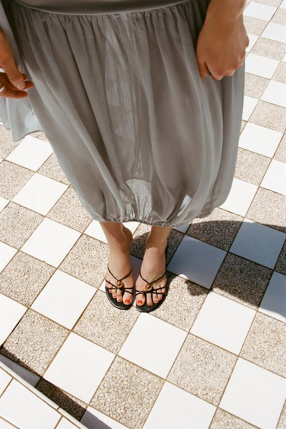 SANDALS WITH METALLIC DETAIL | Zara US