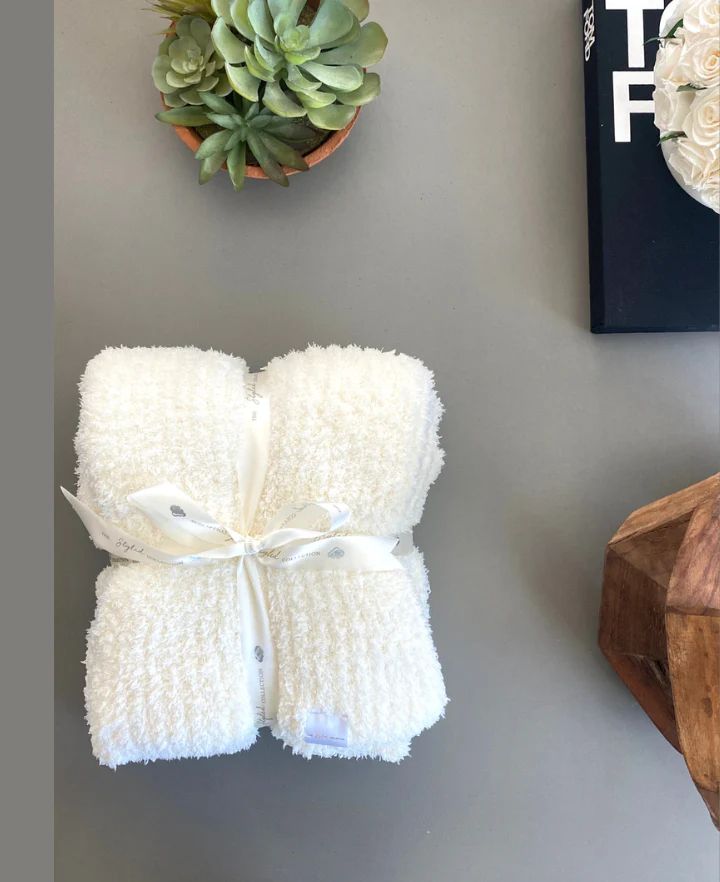 Dream Buttery Blanket | The Styled Collection