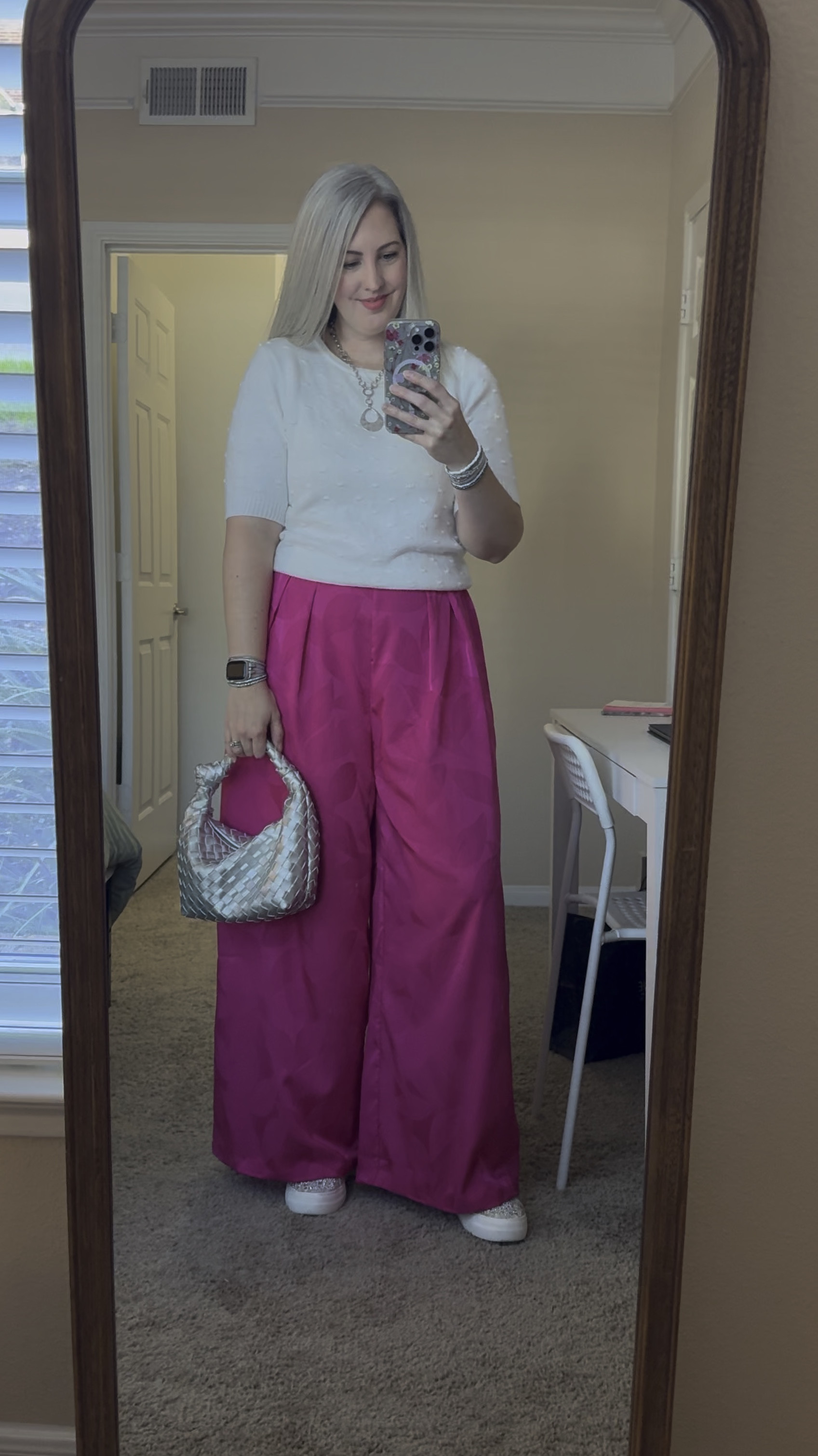 OOTD to meet with a client, attend a staff meeting, and do some work around the “office”. The pants are boutique but I’ve linked similar!

#LTKOver40 #LTKWorkwear #LTKFindsUnder100