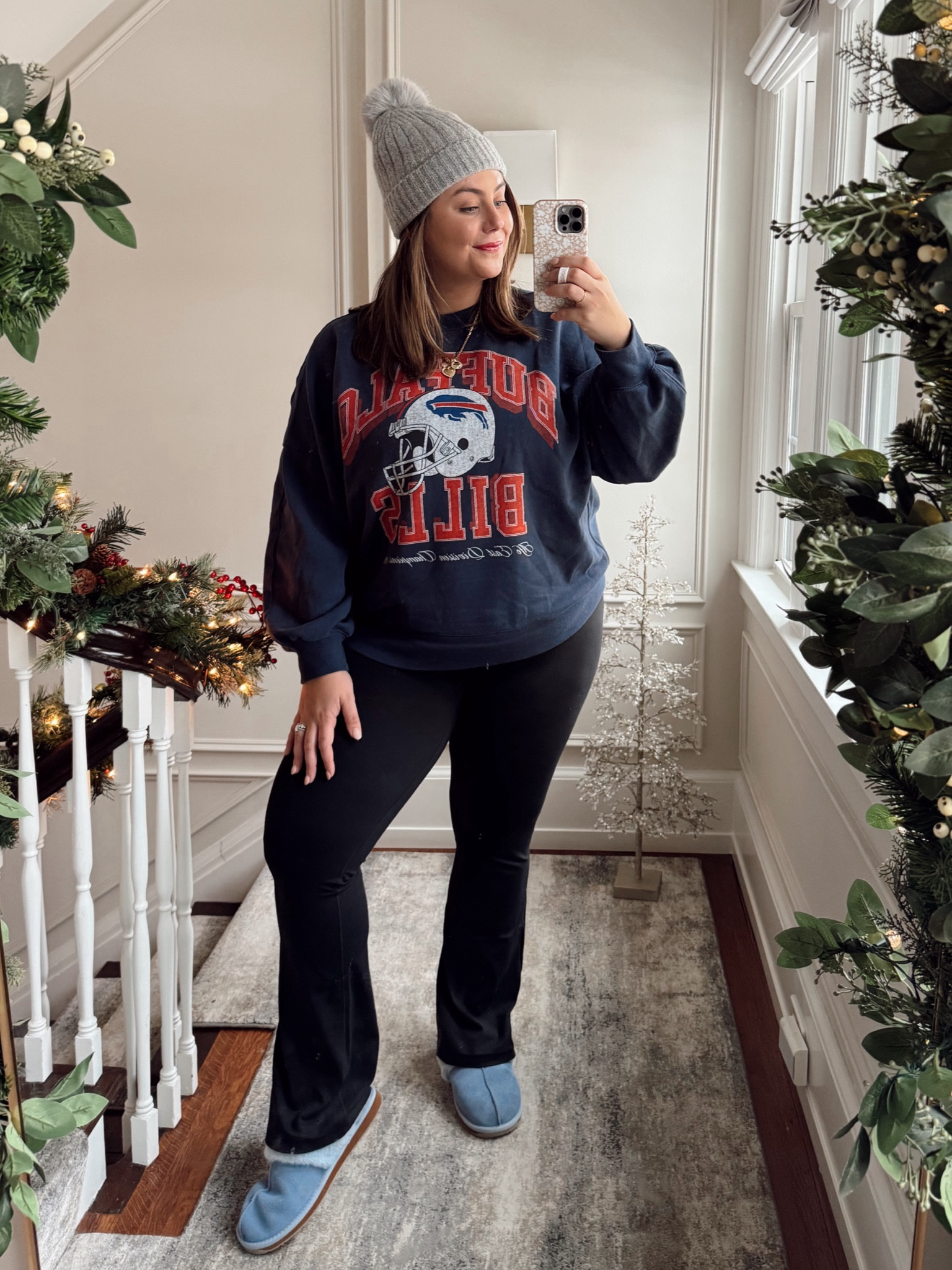 Sunday outfit! Wearing size XL in sweatshirt & XL in flare legging 

#LTKSeasonal #LTKStyleTip #LTKMidsize