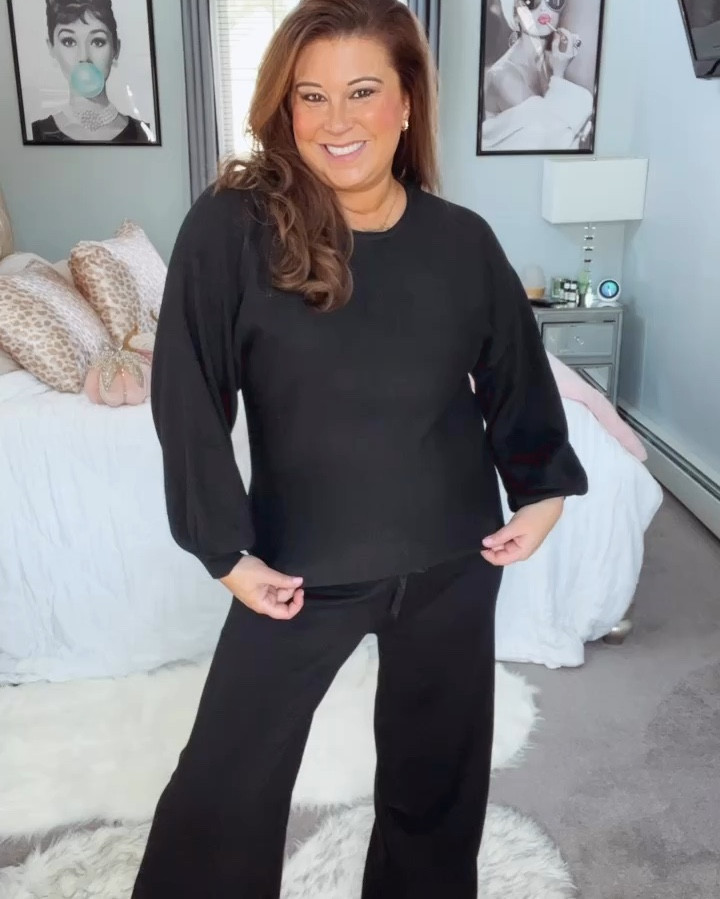 My favorite Amazon cozy sets for Fall so far!! 🖤🍂 @ekouaerofficial #amazonfallfashion #amazonsets #fallfashiontrends #fallstyle #cozyseason #cozystyle #casualset #twopiecesets 
Fall fashion 
Fall outfits
Fall casual wear 
Fall season 
Cozy sets 
Cozy two piece sets 
Amazon sets 
Amazon must haves 
Amazon fall fashion  

#LTKSeasonal #LTKStyleTip #LTKFallSale