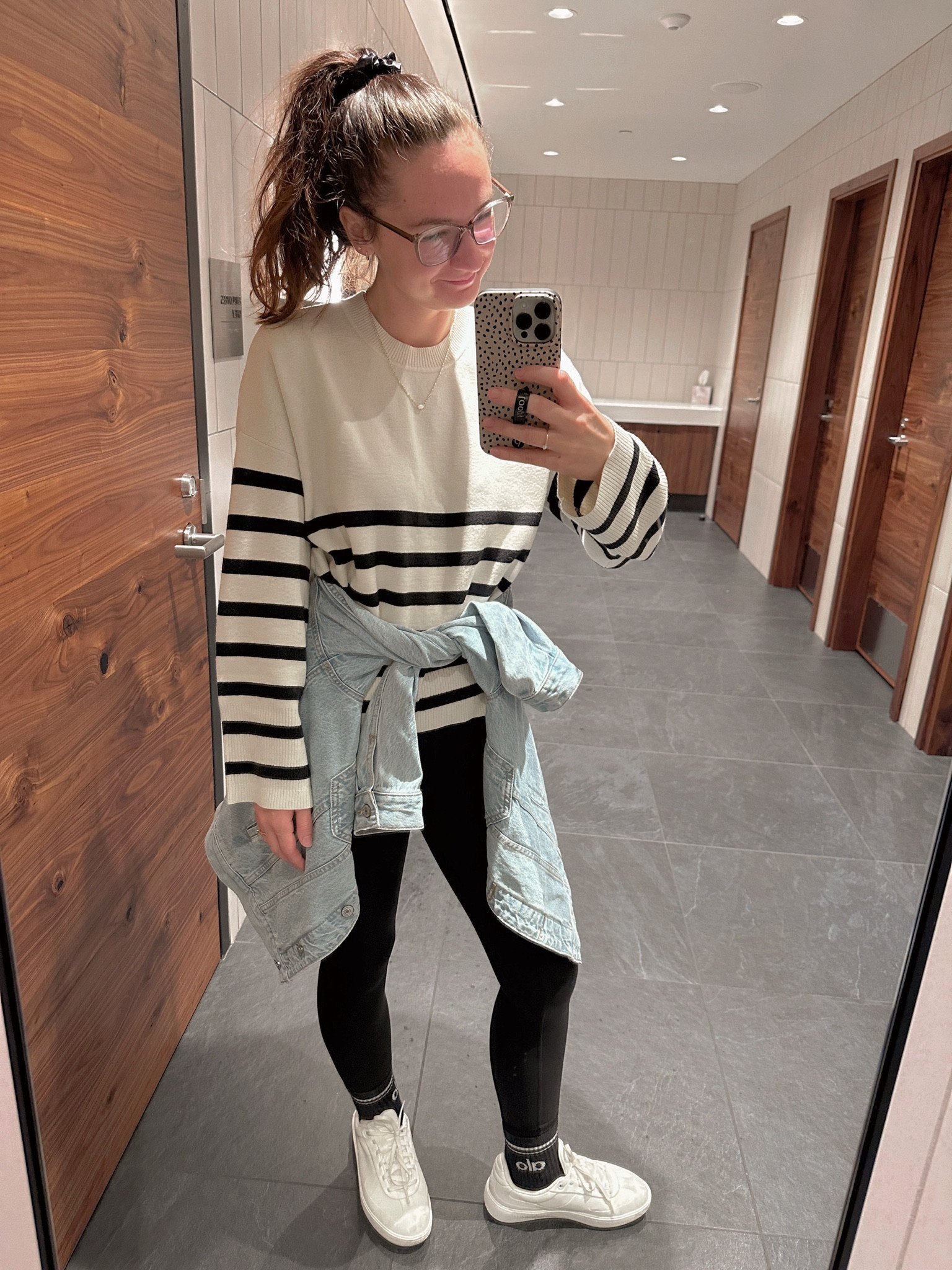 airport lounge bathroom pic ✌🏻 I love to get to the airport early and hang out in the lounge before I board, it always helps me relax before I travel🤍 

#LTKItBag #LTKTravel