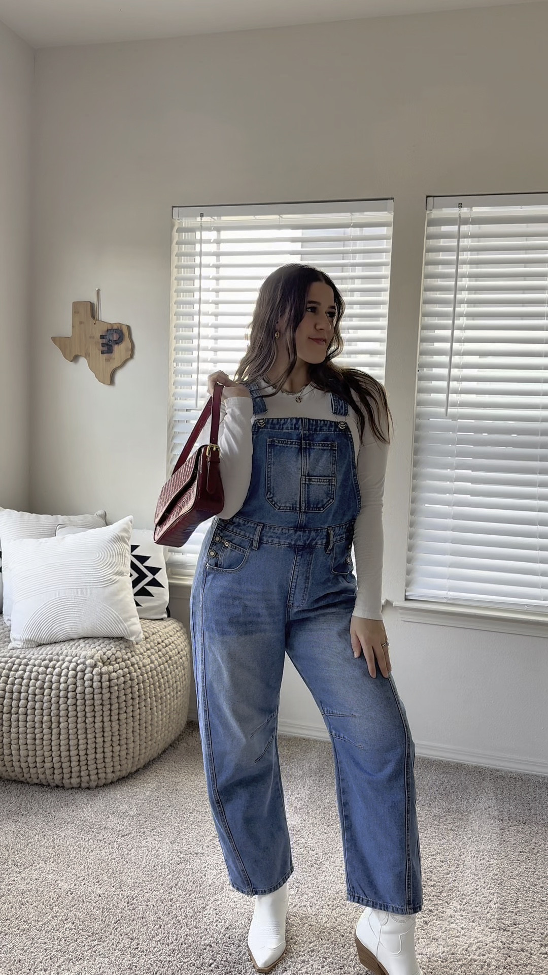 Dress the Bump with me!! 👖👠
-Amazon Overalls (sized up to M for the bump)
-H&M white long sleeve (TS S)
-Amazon Bag
-can’t link exact boots similar option linked 

#LTKFindsUnder50 #LTKStyleTip #LTKBump