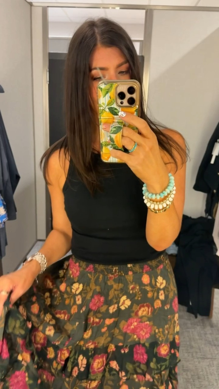 In a size 8 floral skirt 

Nordstrom Anniversary Sale, Workwear, Office Outfits, Work Dresses, Floral Skirts

#LTKTall #LTKMidsize #LTKSaleAlert