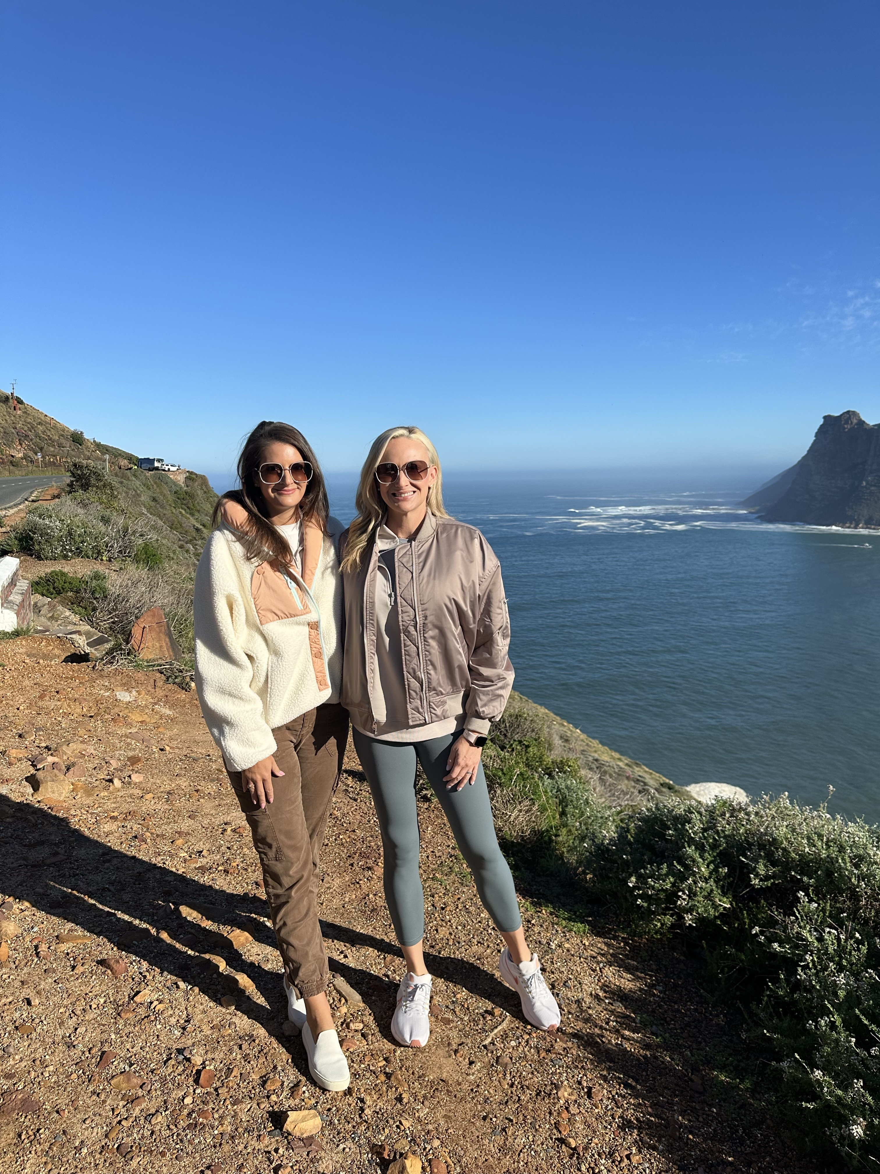 South Africa Travel Look

Wearing size Small in everything. For reference: I’m 5’7, 130lbs, 34D, straight hips, but my lower belly is my trouble spot  

Vacation outfit
Safari outfit
Safari look 
Prada sunglasses 
Abercrombie 
Splendid 
Vuori


#LTKTravel