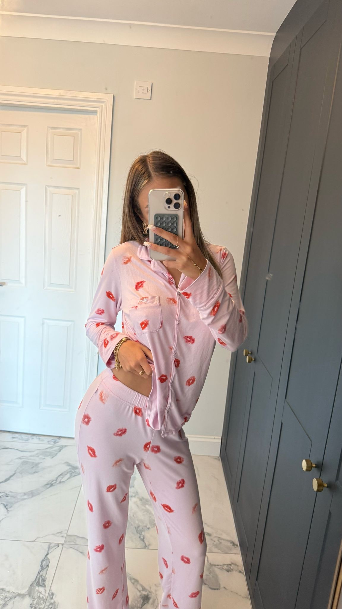 Skims kiss print pyjamas 💋

Pyjamas, nightwear, sleepwear, pjs, pink pyjamas, night routine, long pyjamas, sleep, bedroom

#LTKeurope #LTKuk #LTKspring