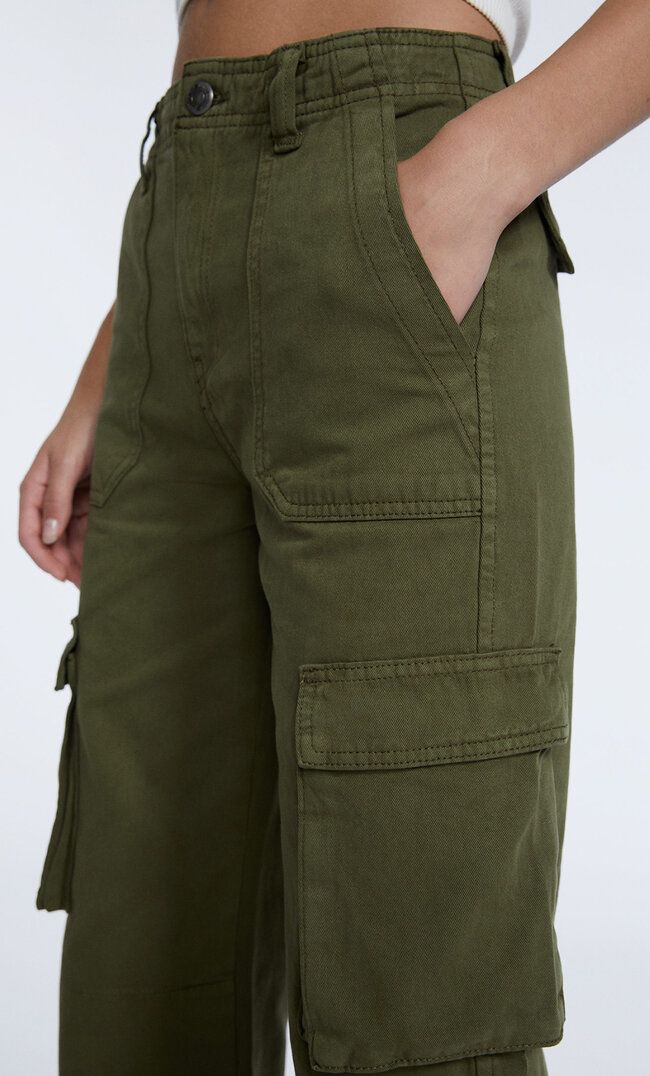 Relaxed fit cargo trousers | Stradivarius (UK)