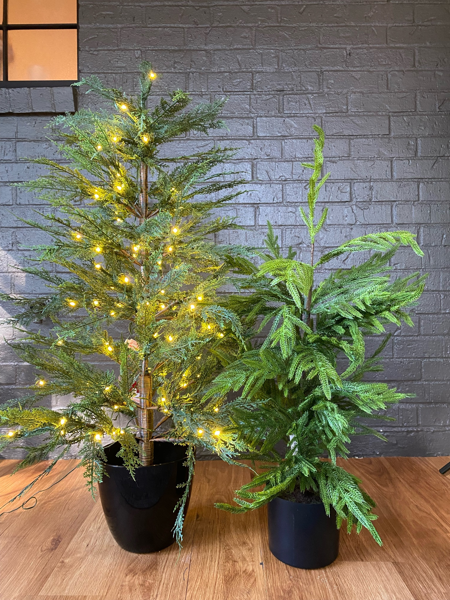 Viral Walmart Christmas tree and Amazon Afloral Christmas tree! Perfect for kids rooms or accents around the house

#LTKSeasonal #LTKfindsunder100 #LTKHoliday