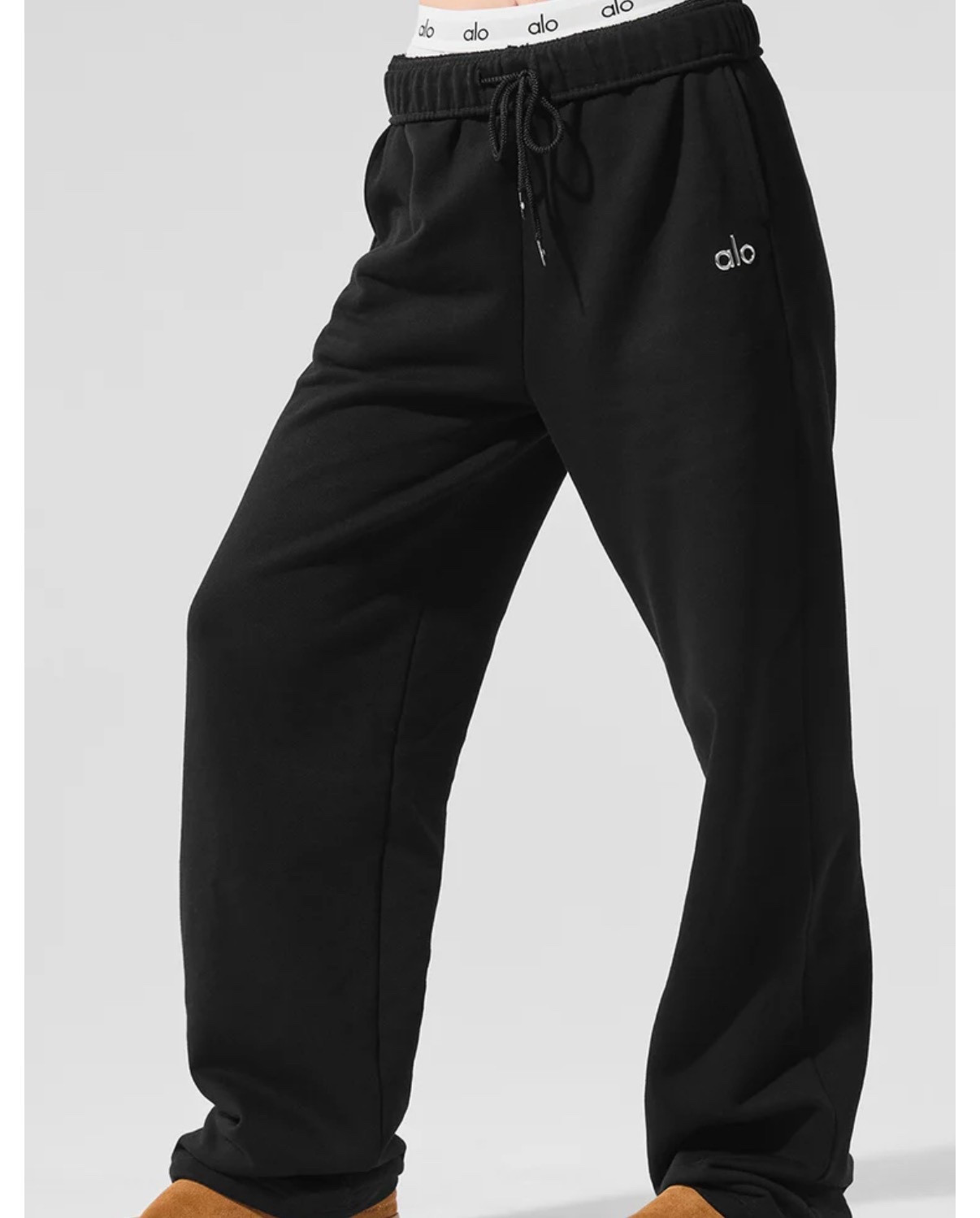 #AccoladeStraightLegSweatpant #alo #aloyoga #sweatpant #trendy #ontrend