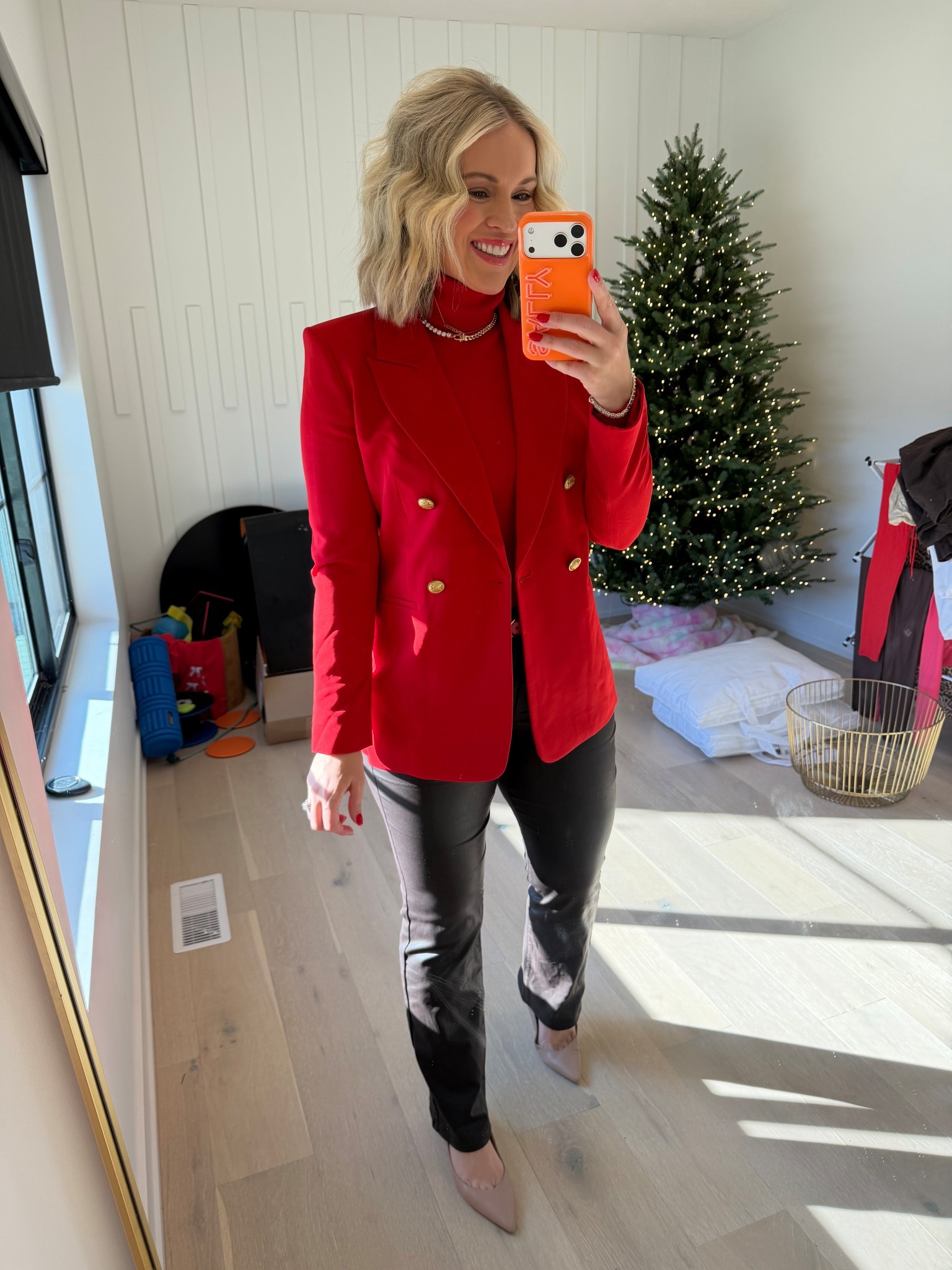 Love this holiday red! Close to a true red! #hocspring #truered

#LTKHoliday #LTKdayinmylife #LTKGiftGuide