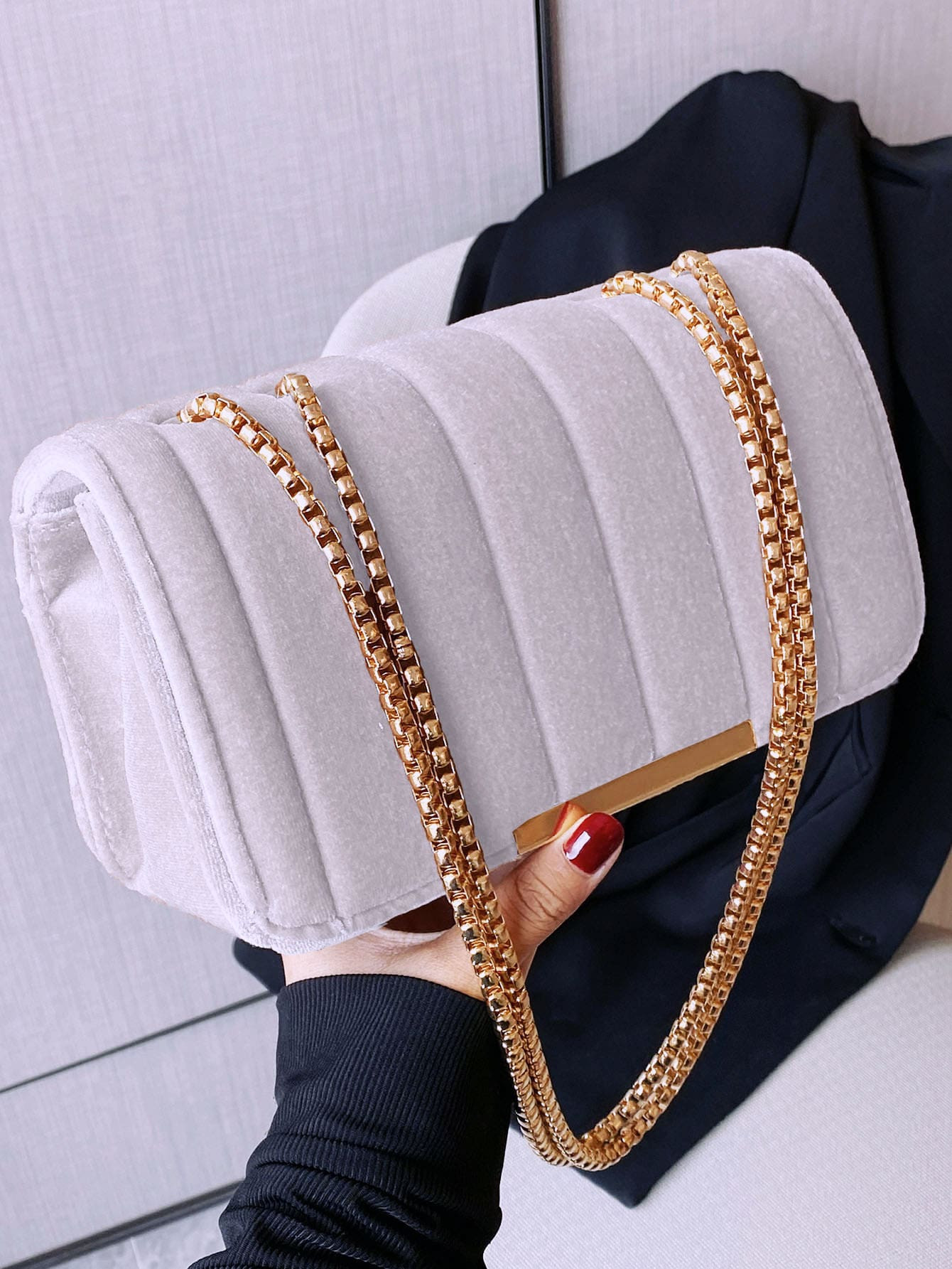 Geometric Minimalist Grommet Eyelet Chain Square Bag For Business/Commute/Work/Office | SHEIN USA | SHEIN
