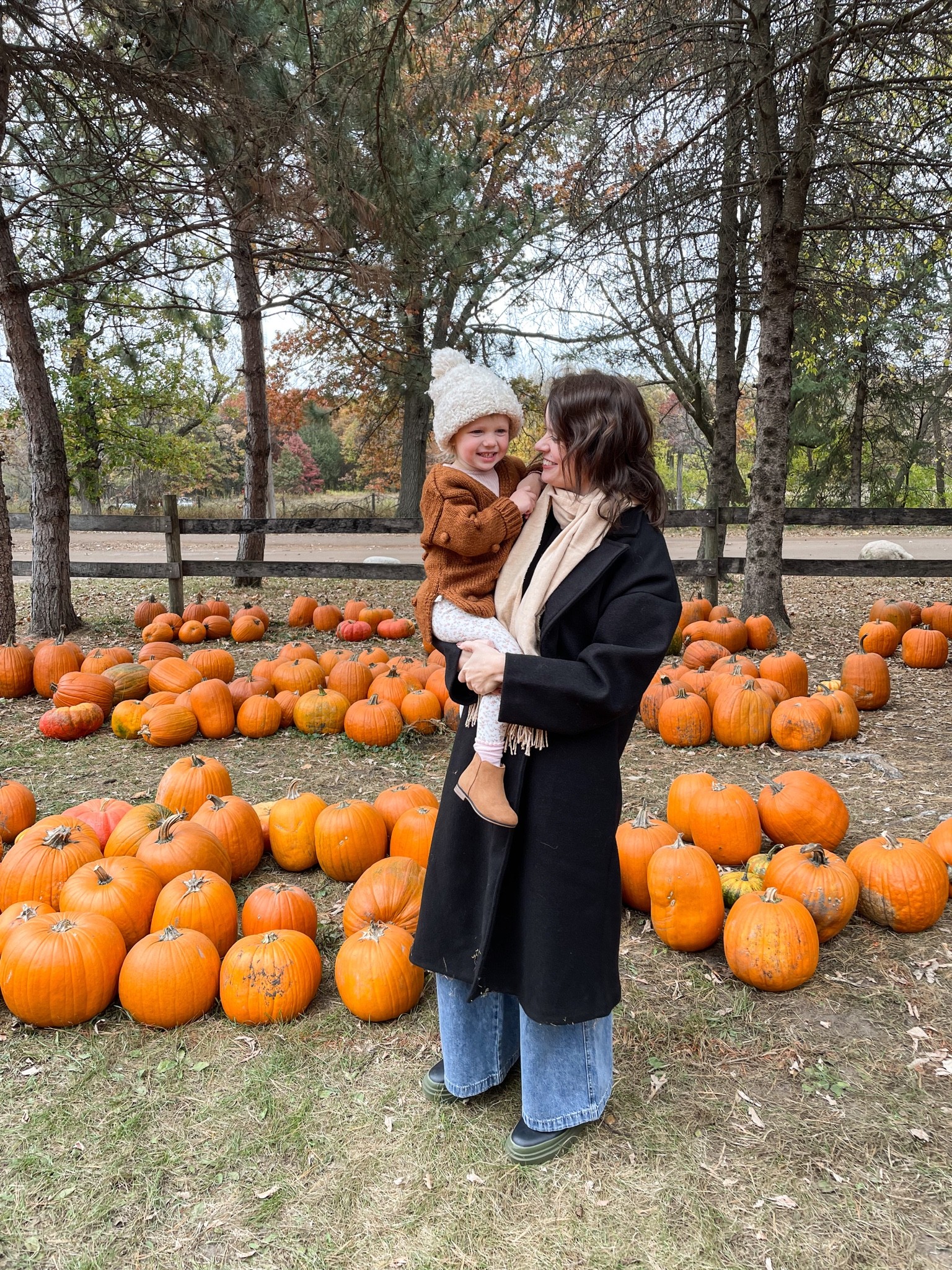 Fall Vibes 
Boohoo
Steve Madden 
Abercrombie 
Oversized wool coat 

#LTKsalealert #LTKSeasonal #LTKunder100