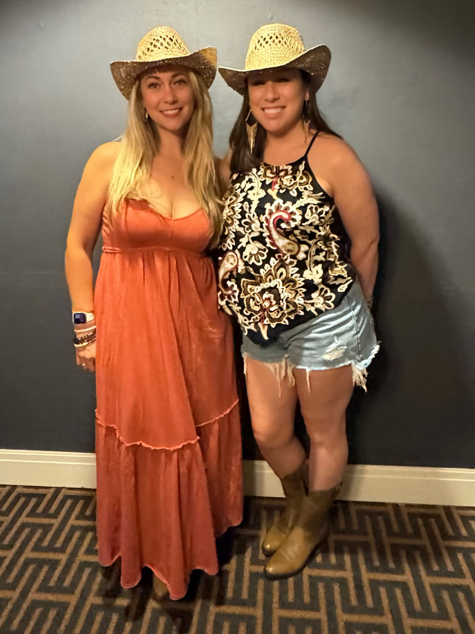 We had pit passes to see Ashley Cooke, Mitchell Tenpenny, & Jordan Davis. So we needed some fun outfits!! 

#LTKstyletip #LTKover40 #LTKFestival
