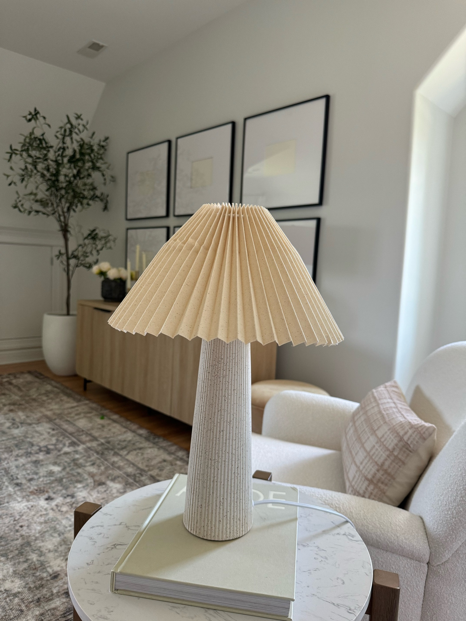 This lamp is only $39 and from Walmart! I love the modern organic design.

@walmart #walmartfind #walmart #walmart #tablelamp #modernorganic

#LTKSaleAlert #LTKHome #LTKFindsUnder50