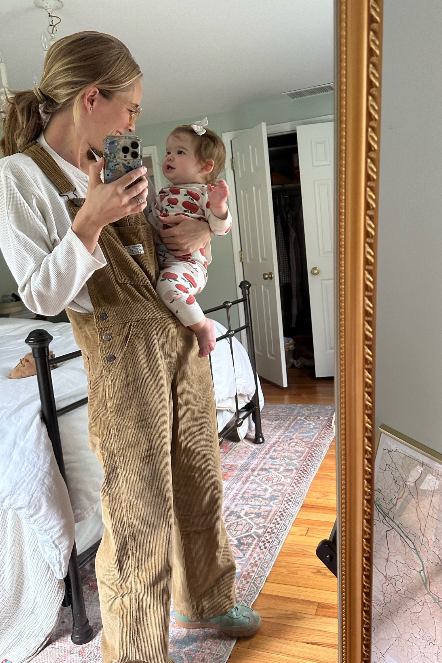 In love with these corduroy overalls!! I got a size small and they’re perfect (a little bit of a looser fit which I like) 