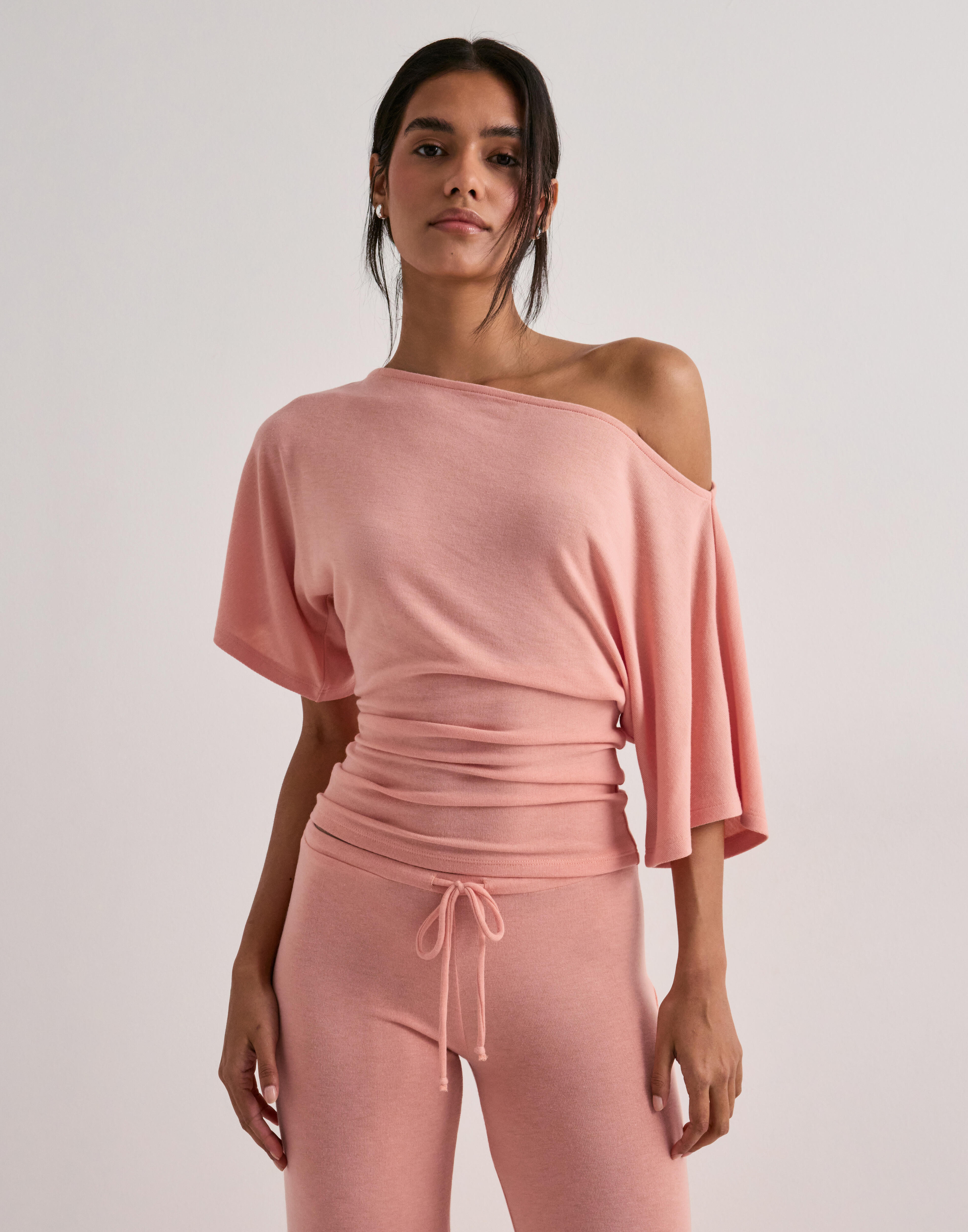 Kaufen Nelly My Chill Shoulder Top - Coral | Nelly.com | Nelly