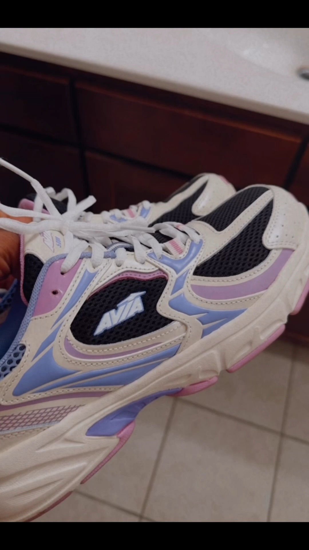 obsessed with these avia sneakers lately… comfy, cute, and perfect for everyday errands 🤍

#ltkshoes #ltksneakers #ltkstyle

#LTKfitnessgoals