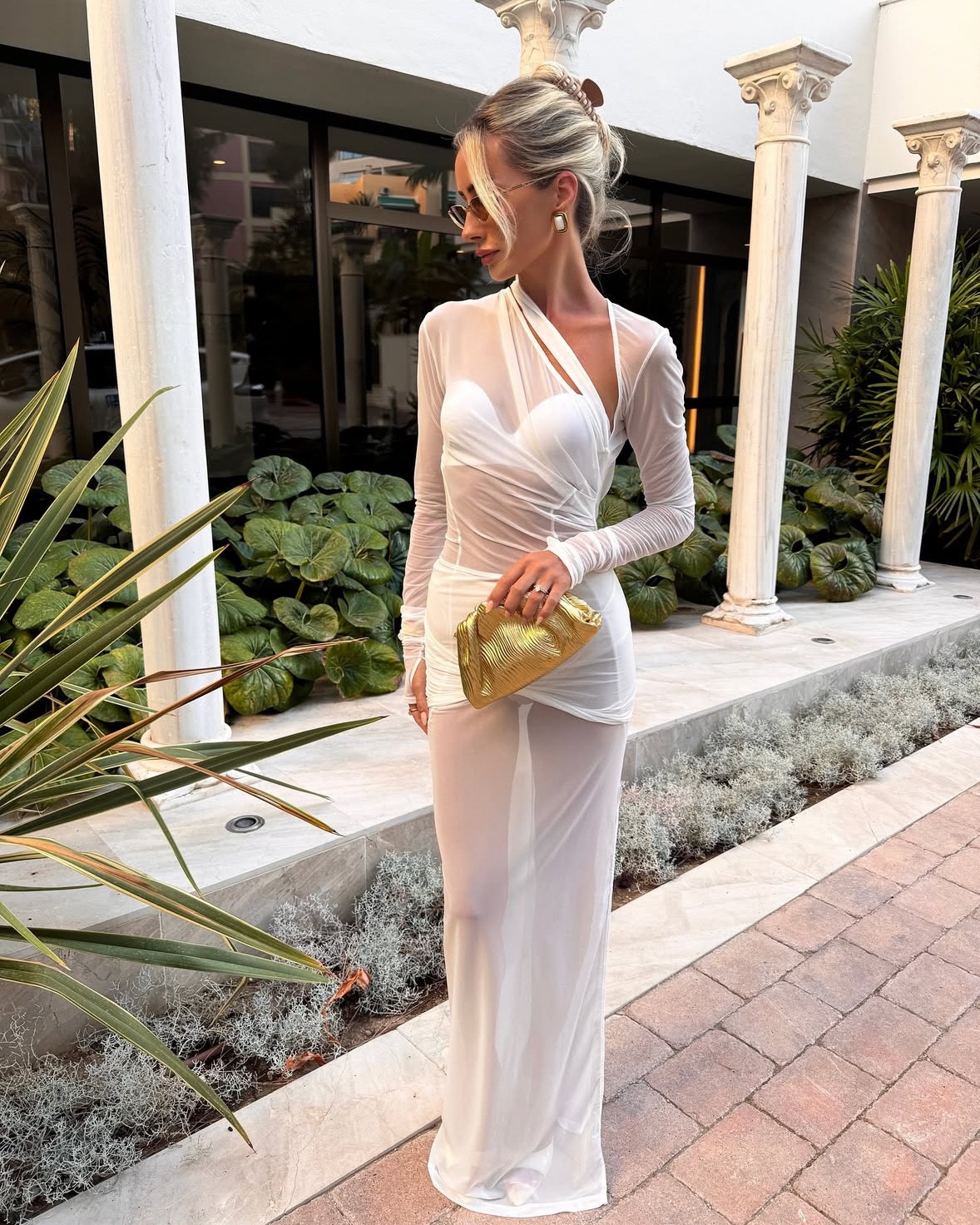 Jacquemus sheer white maxi dress 🤍 Currently on sale ✨

Summer dress, event dress, mesh dress, white dress, holiday dress, party dresss

#LTKdresses #LTKsummer #LTKpartywear
