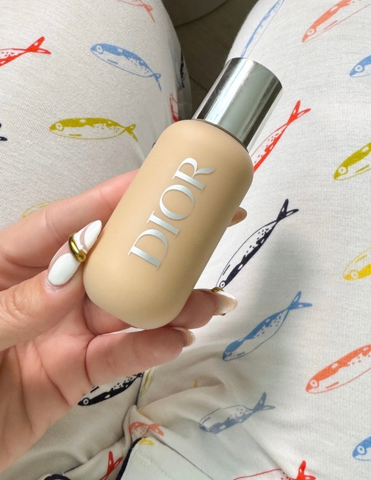 Been using this all month and I’m very impressed ! I’m super picky with foundation and this one has my stamp of approval. 

I live in AZ so I need foundation that will hold up to heat and sweat. This one is heat and water resistant, lightweight & buildable. I would say Med to full coverage but can be built up to full coverage. It’s for a great shade range and I don’t have any oxidation when using it. 
Shade 2WO 

Also linked the primer I have been using with it .


#sephora #ad