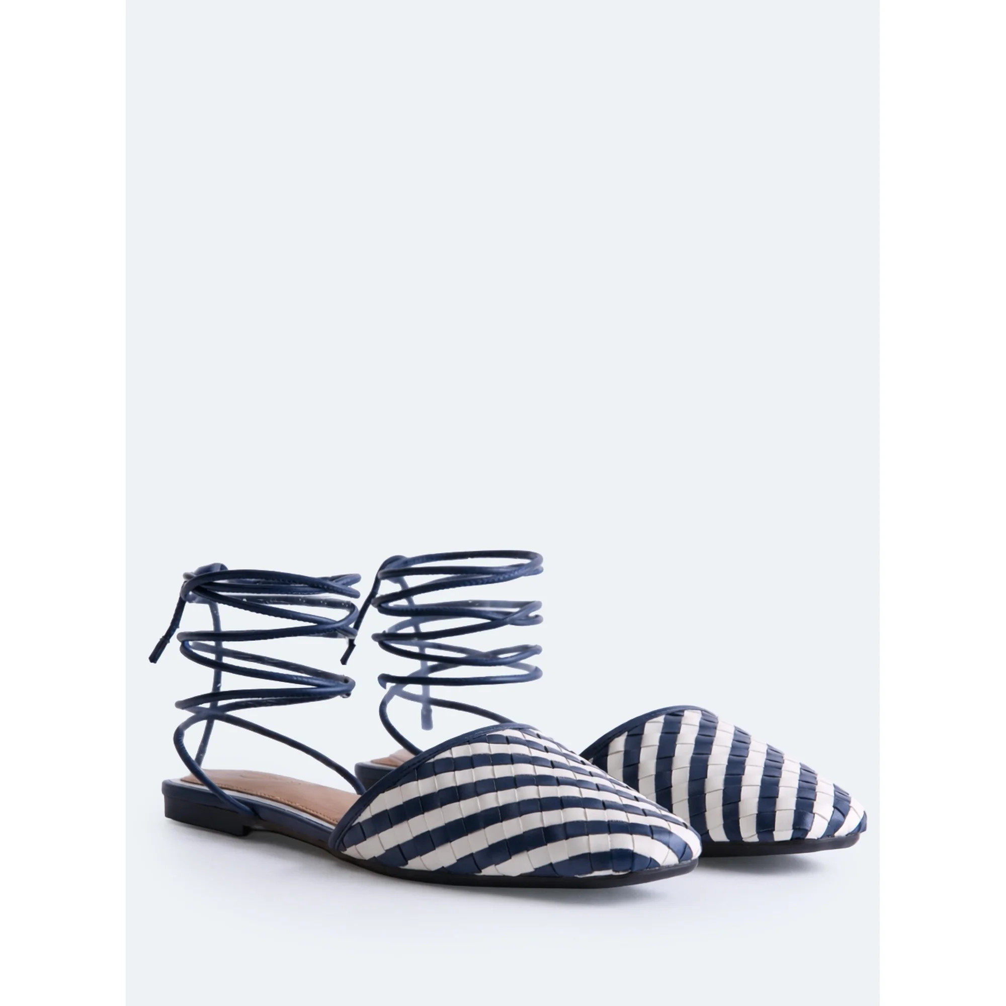 Hero image 2 of Free Assembly Women's Woven Wrap Slide Flats, 2 of 7 | Walmart (US)