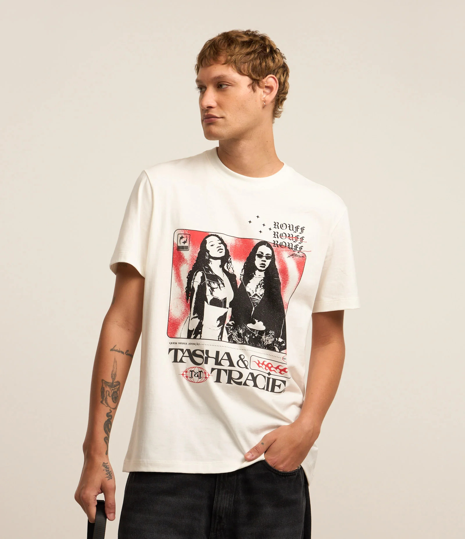 Camiseta Comfort em Algodão com Estampa Tasha e Tracie Branco - Lojas Renner | Renner (BR)