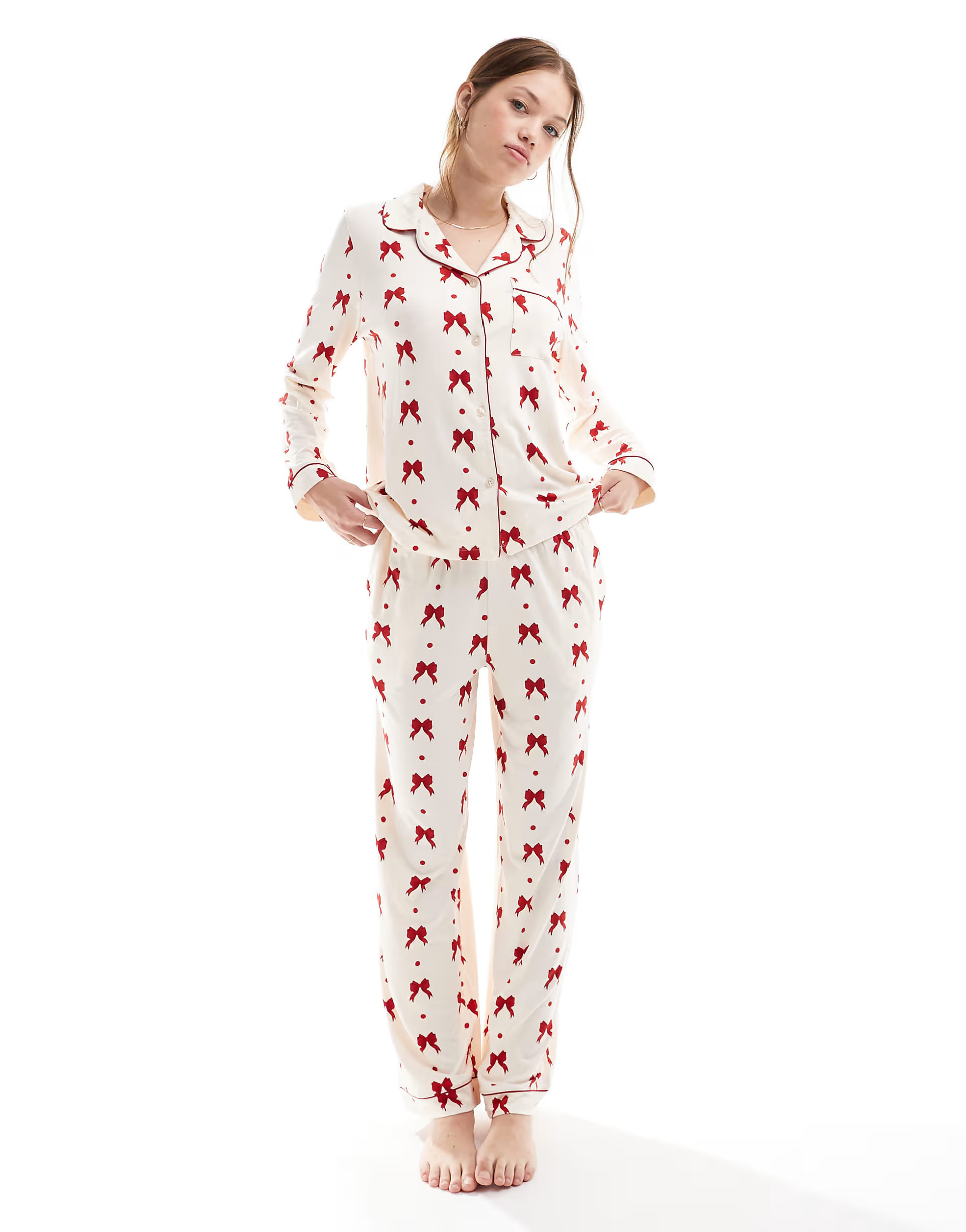 Chelsea Peers Exclusive poly red bow print PJs in cream | ASOS (Global)